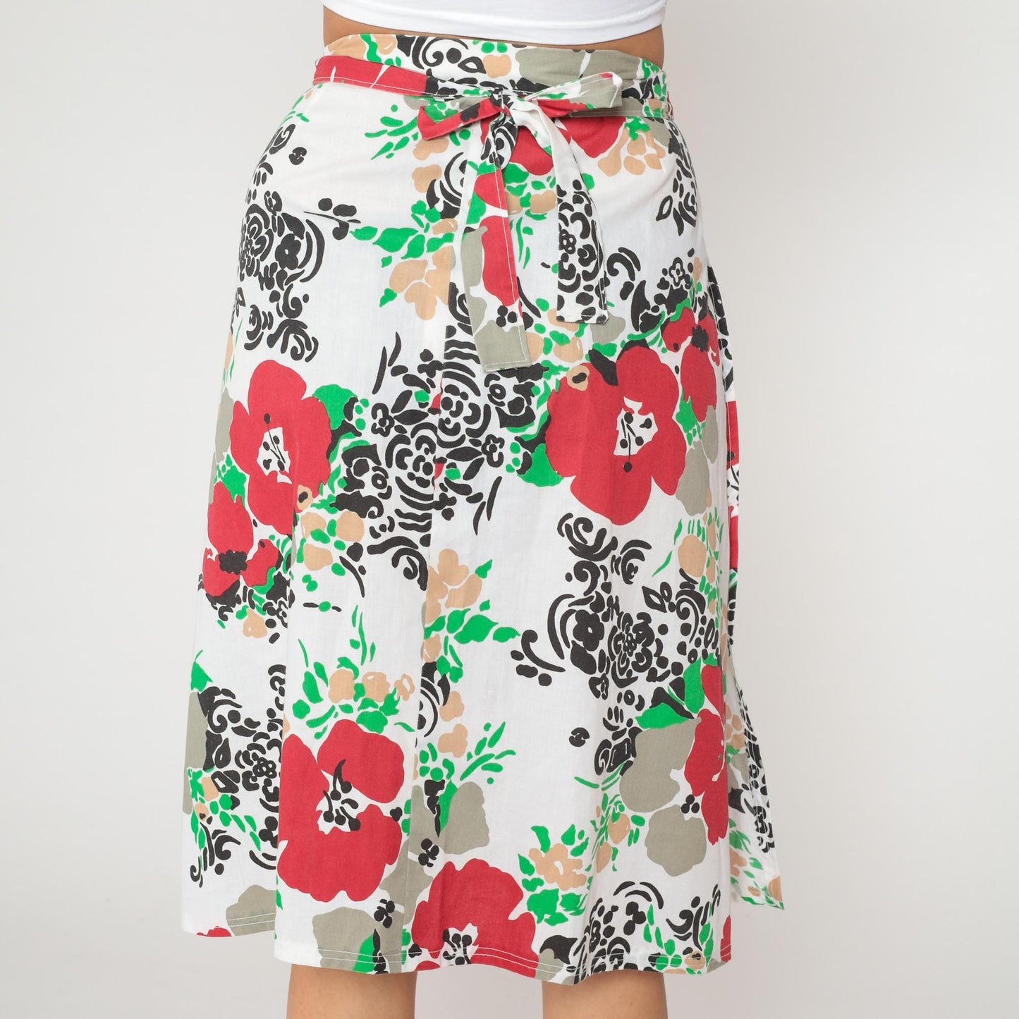 80s Floral Wrap Skirt Red White Black Green Knee-Length Tie Waist Medium