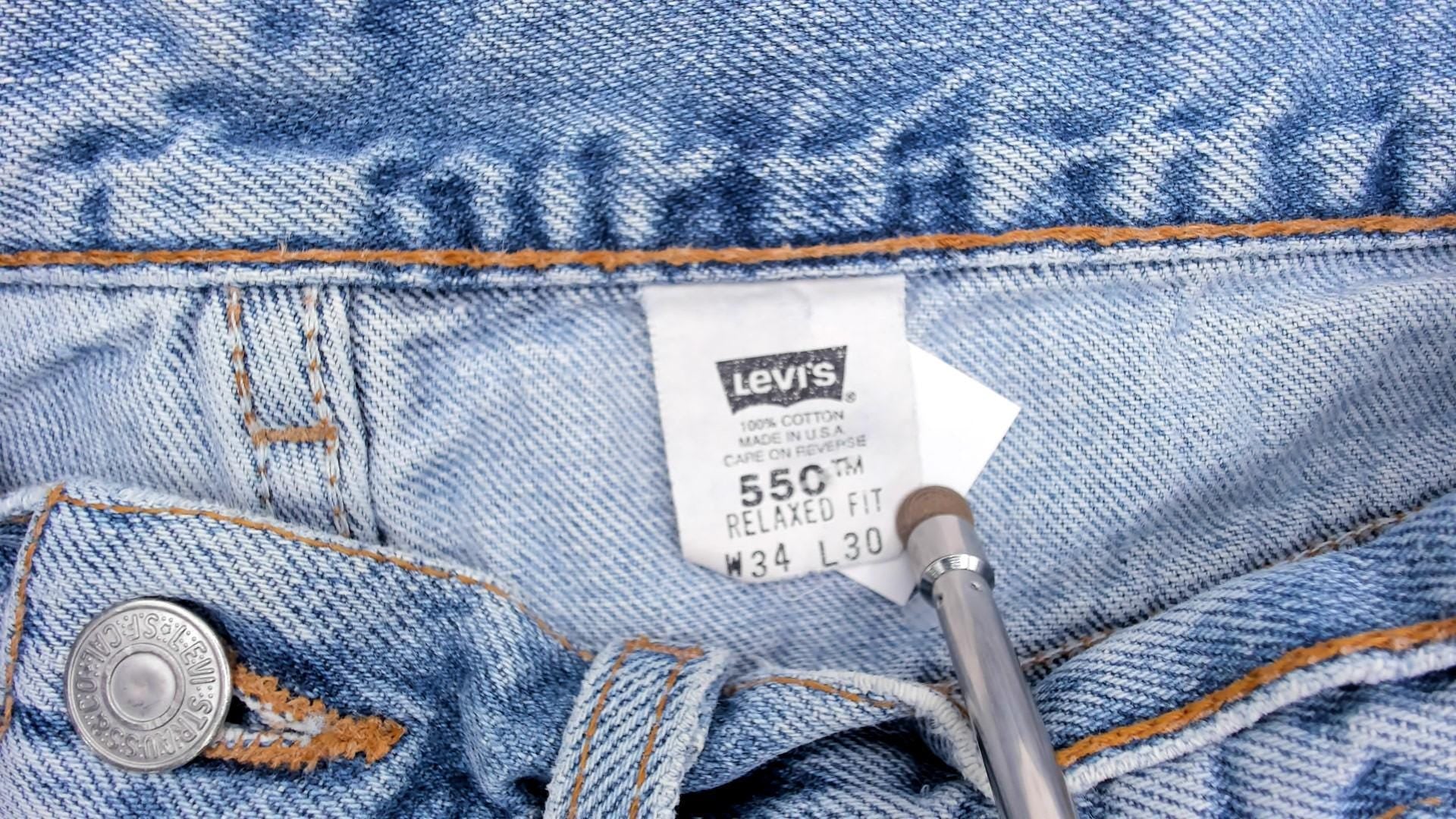 90s Levi's 550 Light Blue Denim Jeans Relaxed Fit Straight Leg 34x30