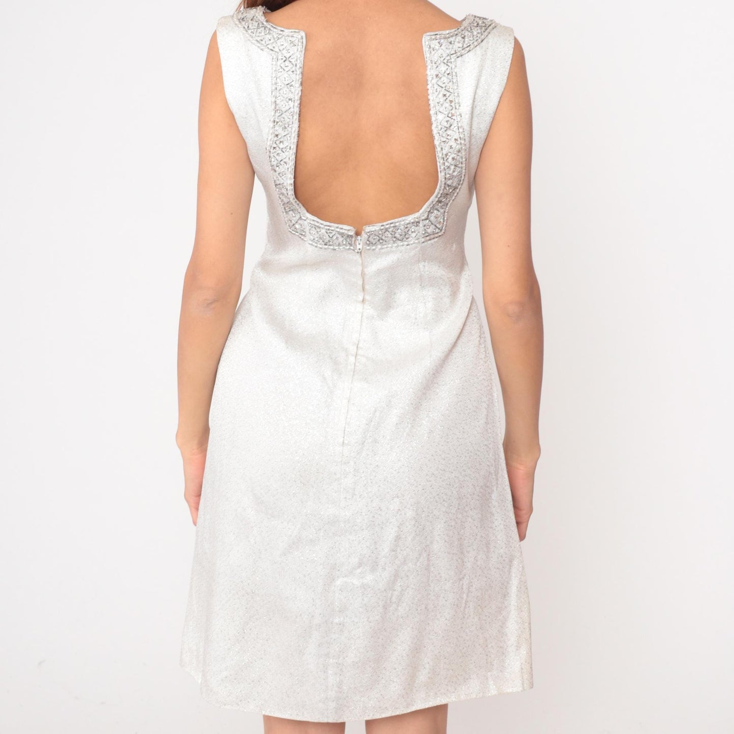 60s Jean Allen White Metallic Shift Dress Beaded Neckline Keyhole Back Medium