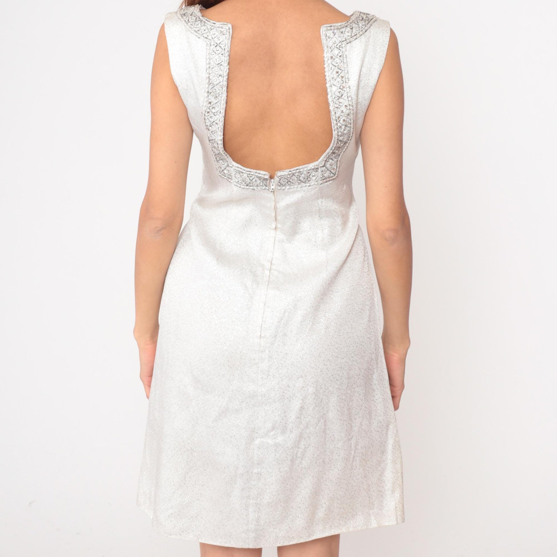 60s Jean Allen White Metallic Shift Dress Beaded Neckline Keyhole Back Medium