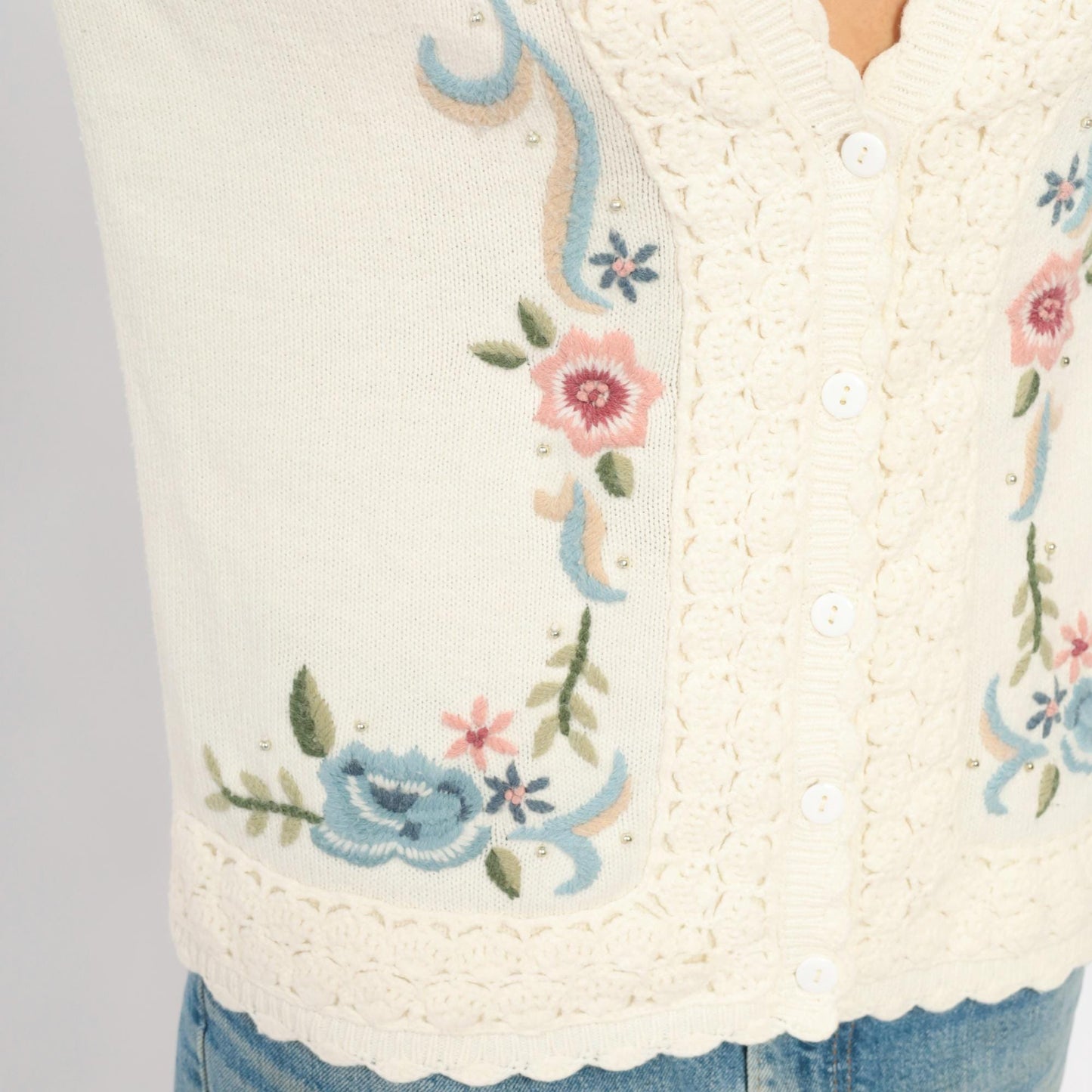 90s Koret Cream Cardigan Floral Embroidery Scalloped Trim Medium M