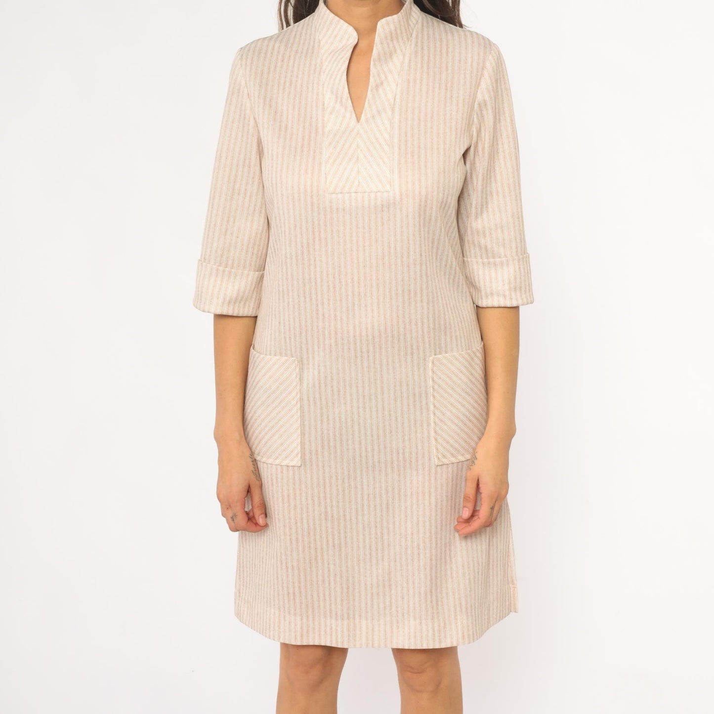 70s Beige White Striped Shift Dress Mandarin Collar Knee Length Medium M