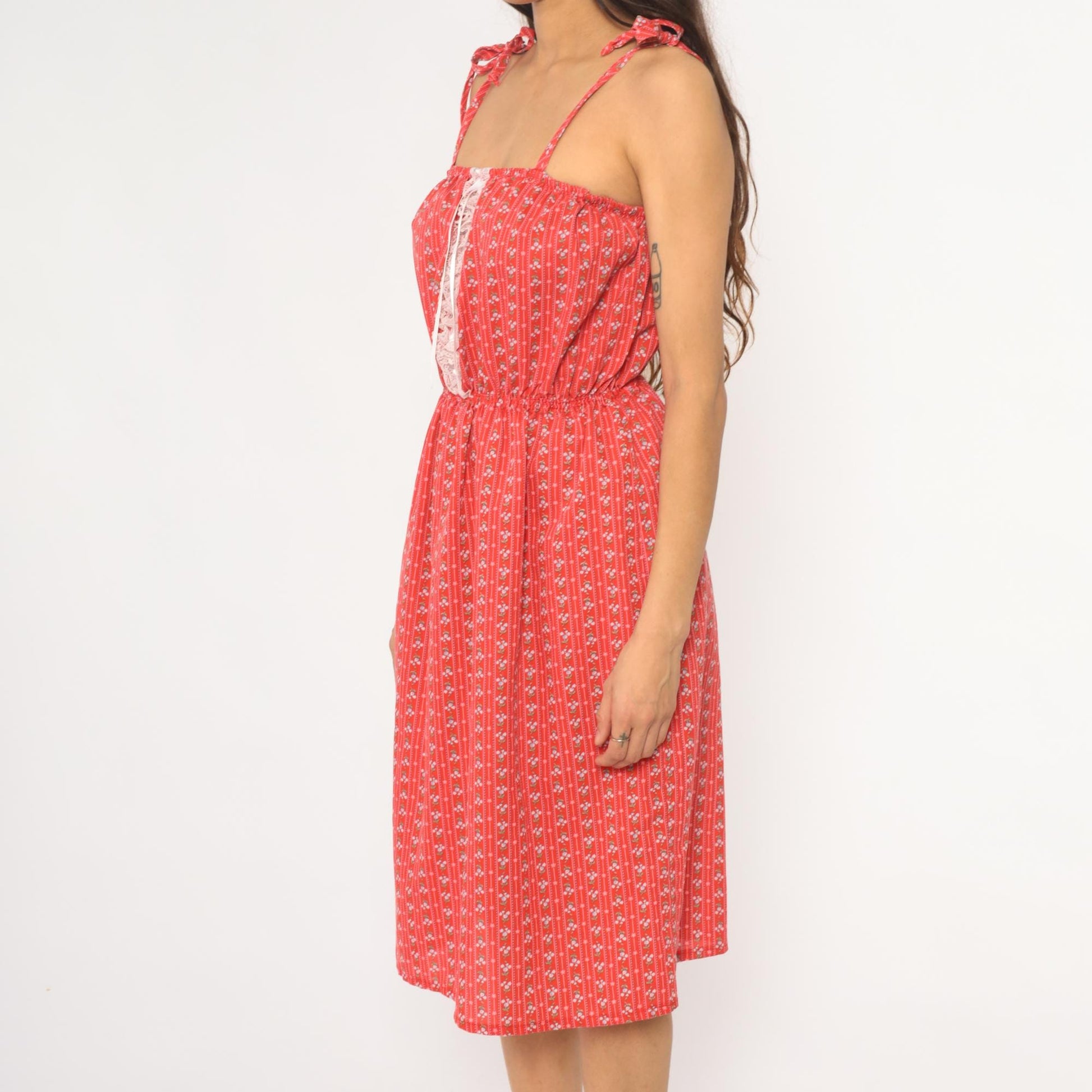 70s Red Calico Floral Sundress White Lace Trim Tie Straps Small