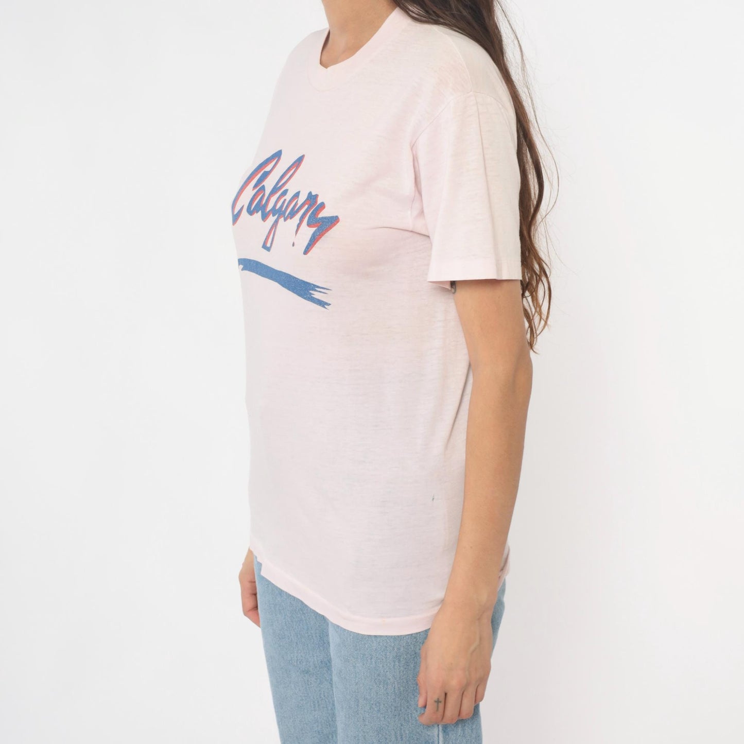 80s Calgary Graphic Tee Pale Pink Cotton V-Neck Tourist Souvenir Medium M
