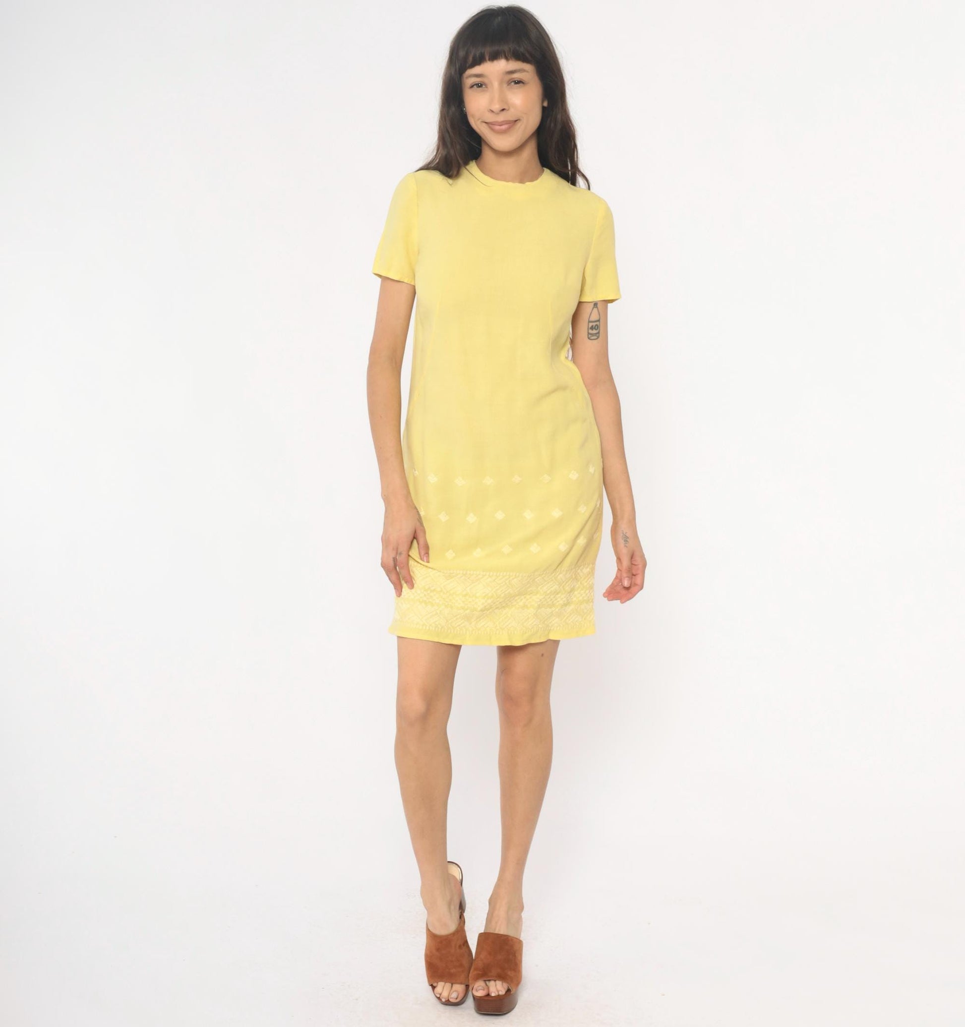 60s Yellow Mini Shift Dress Embroidered Geometric Border Short Sleeve Extra Small XS