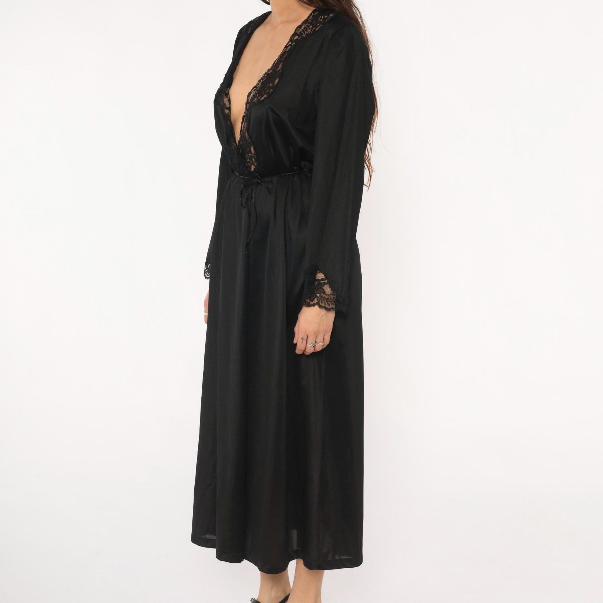 90s Cinema Etiole Black Lace Maxi Robe Long Sleeve Tie Waist Medium