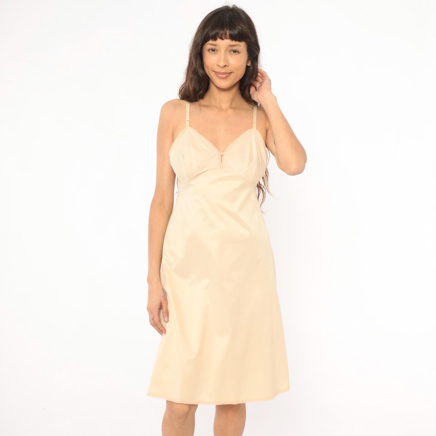 70s Vanity Fair Slip Dress Cream Nylon V-Neck Scalloped Lace Knee-Length Medium M