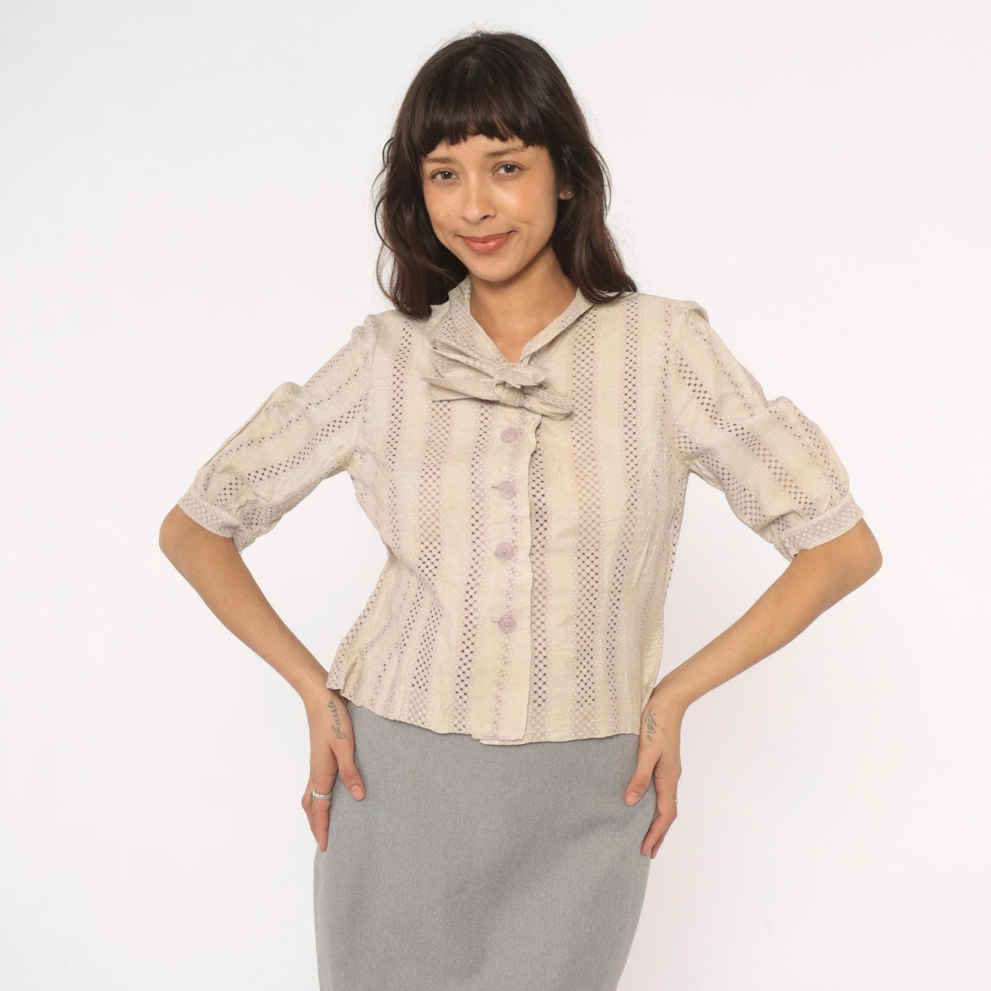 70s Cream Eyelet Blouse Puff Sleeve Bow Collar Button Front Small