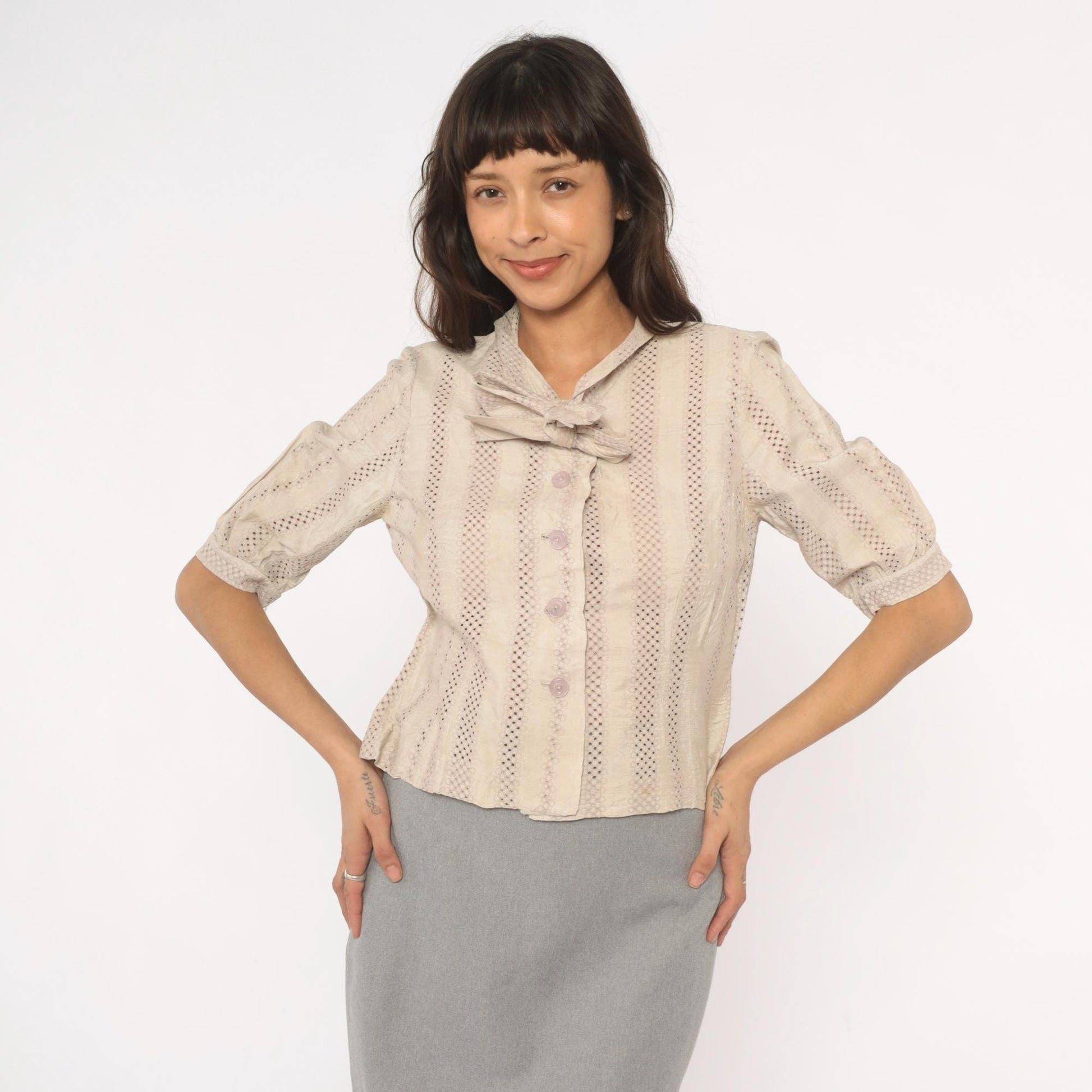 70s Cream Eyelet Blouse Puff Sleeve Bow Collar Button Front Small