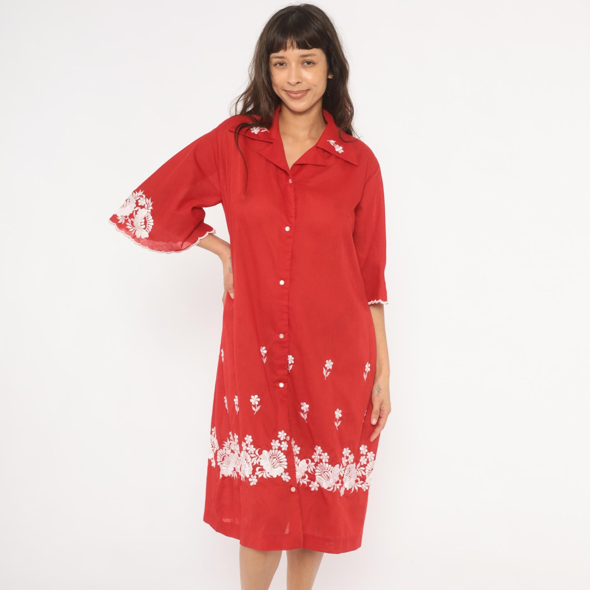70s Red Floral Embroidered Shirt Dress White Cotton Button Front Knee Length Large L