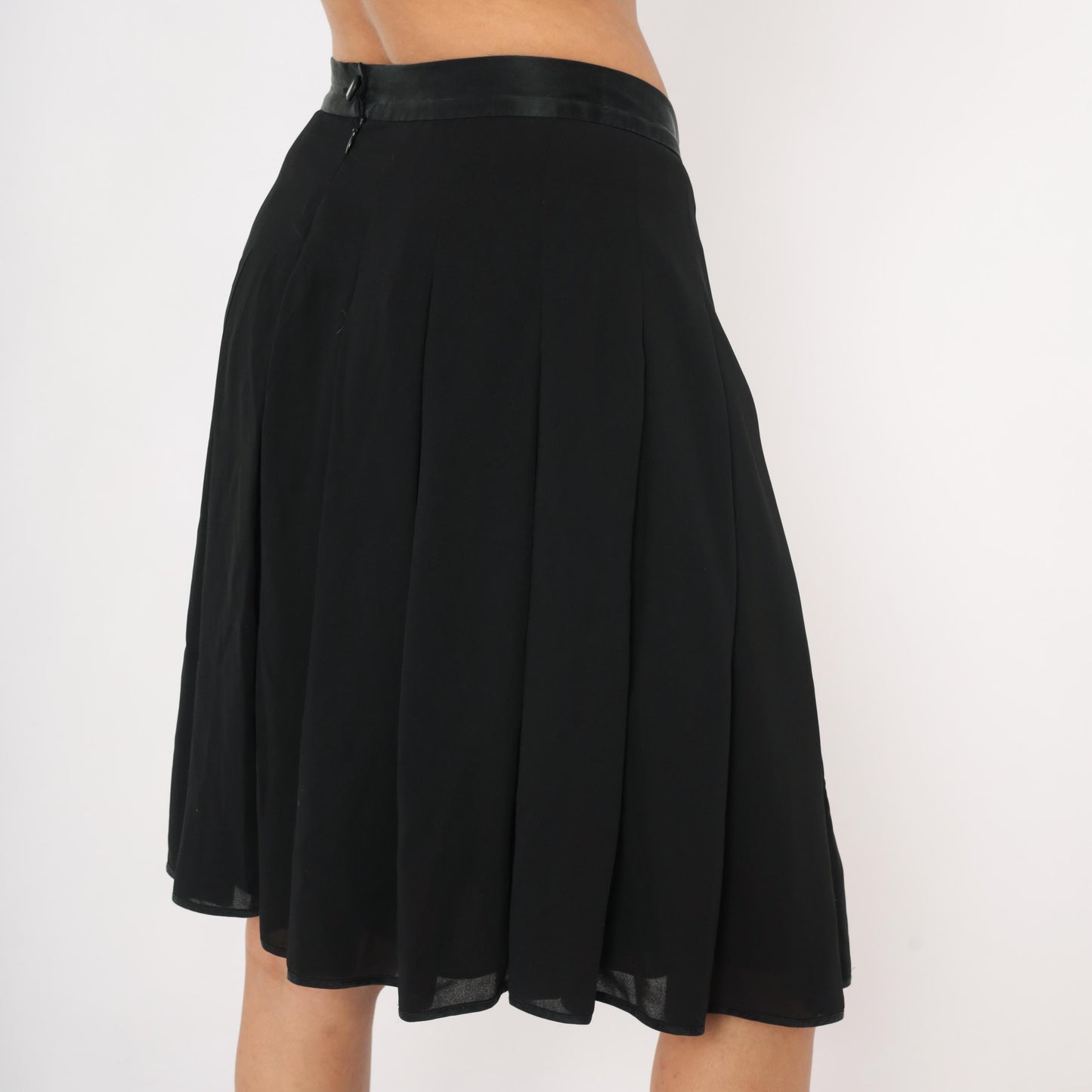 90s Liz Claiborne Black Pleated Knee Skirt A-Line Satin Waistband Large L