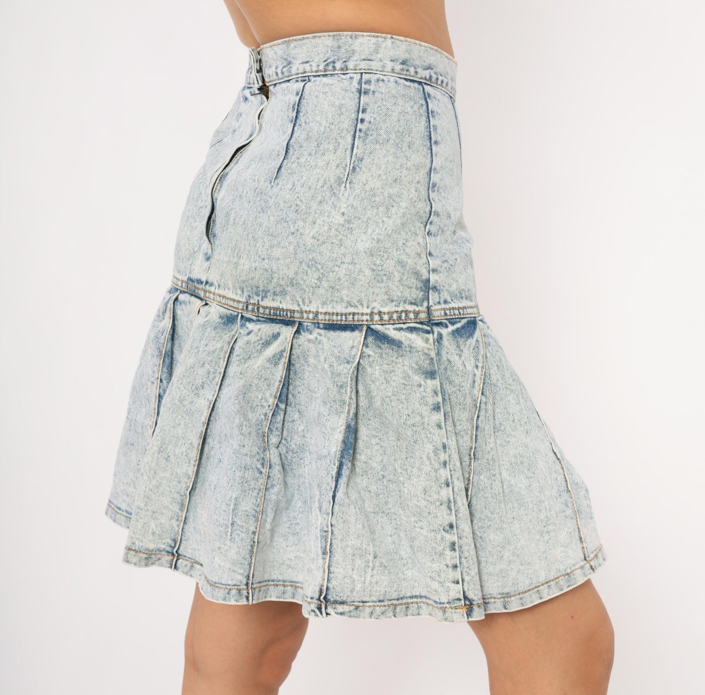 90s Free Agent Acid Wash Denim Mini Skirt Pleated Drop Waist Light Blue Small S
