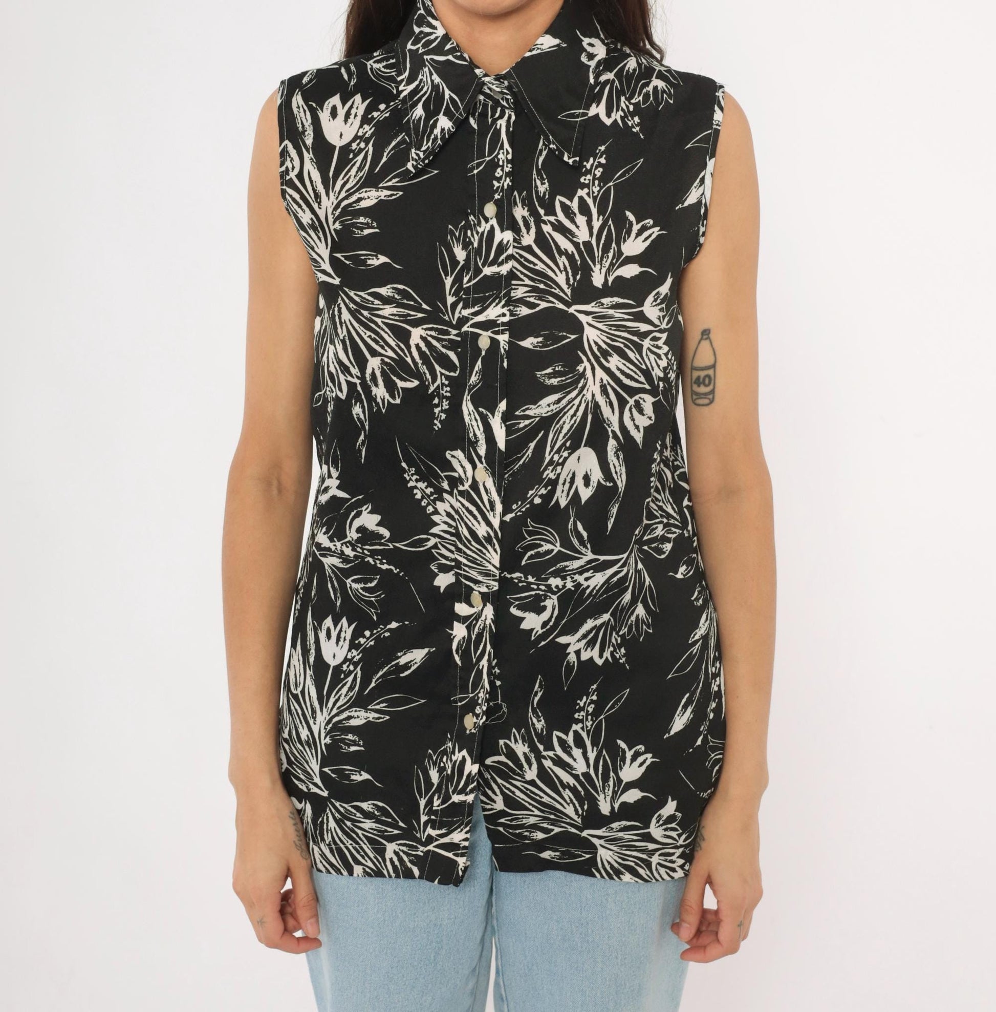 70s Black White Botanical Sleeveless Blouse Pointed Collar Tunic Medium