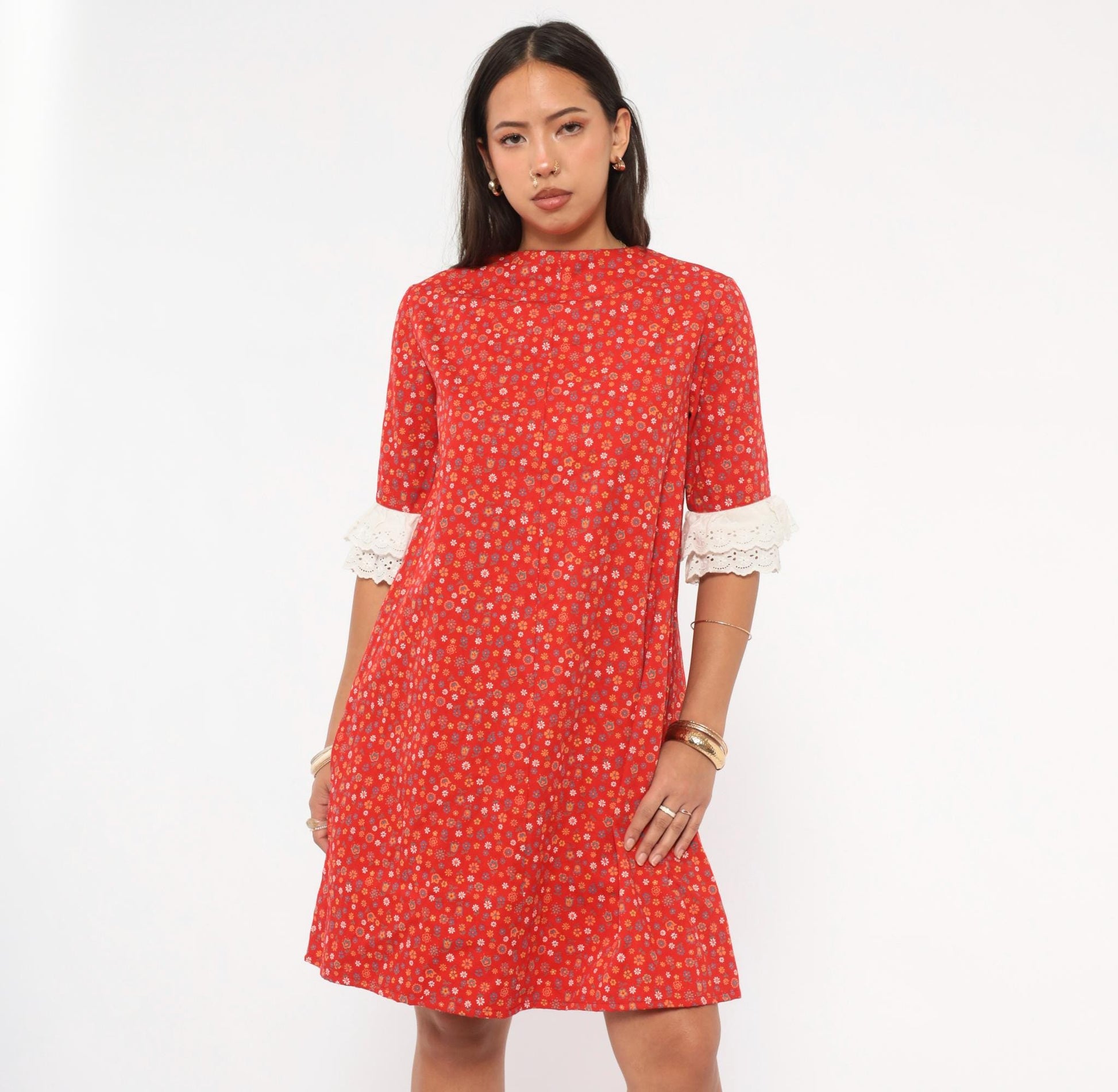 60s Red Ditsy Floral Cotton Shift Dress Eyelet Lace Cuff Knee-Length Small