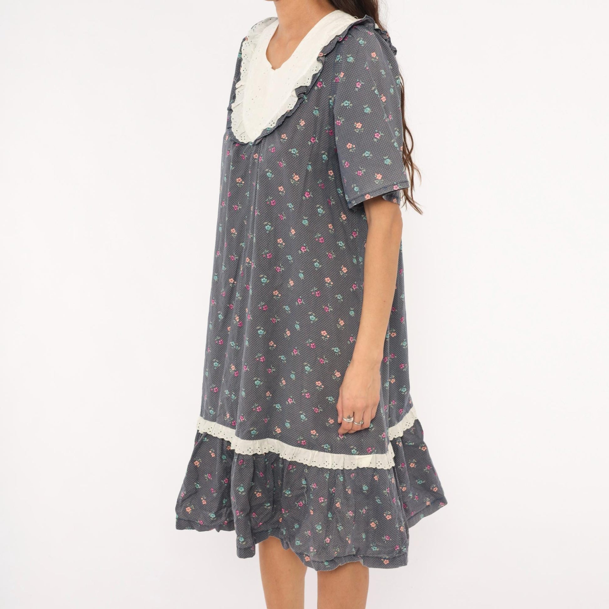 80s Slate Blue Calico Floral Eyelet Bib Prairie Dress Cotton Small