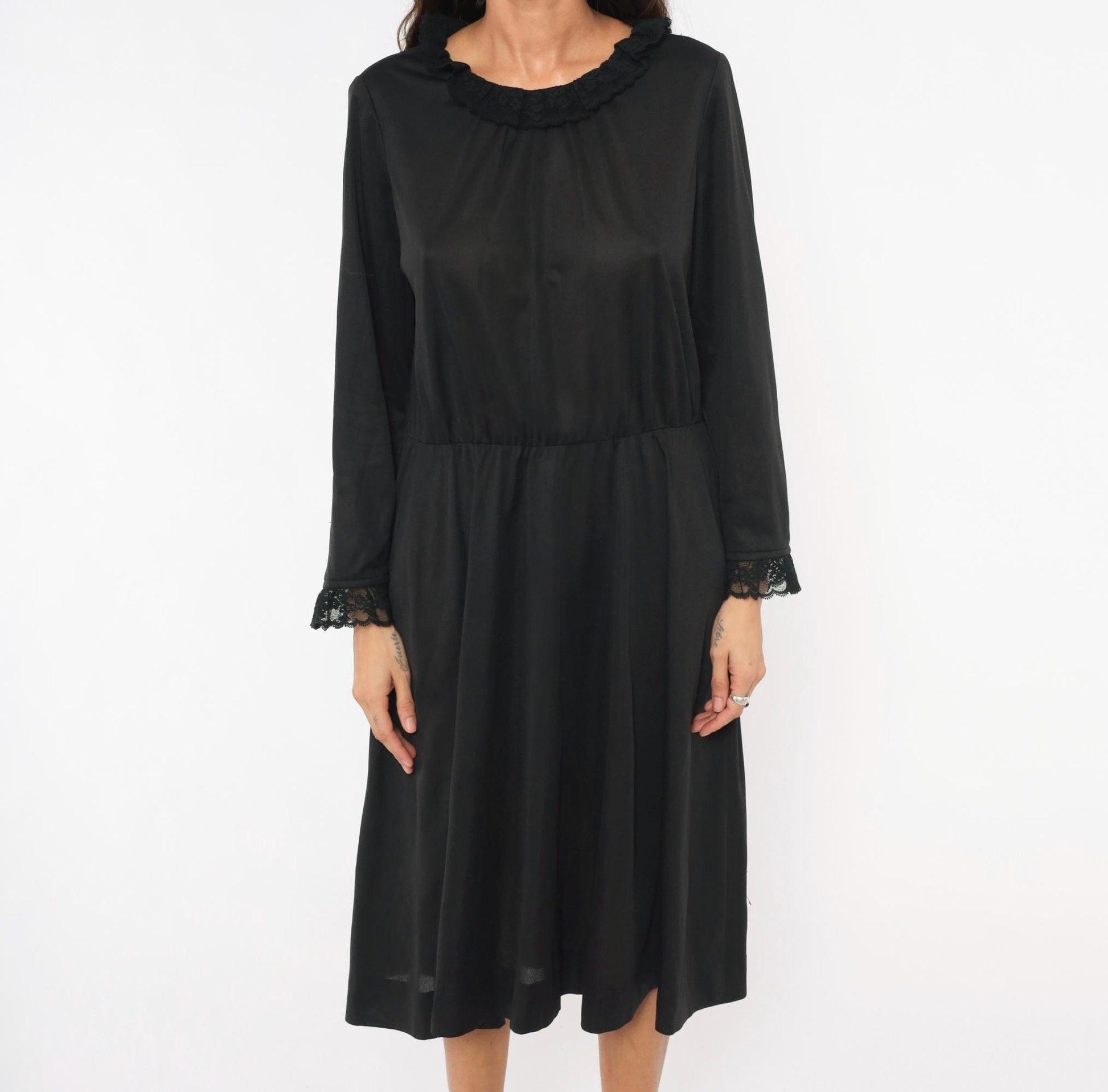 70s Black Lace Trim Scoop Neck A-Line Dress Knee Length Long Sleeve Medium Large