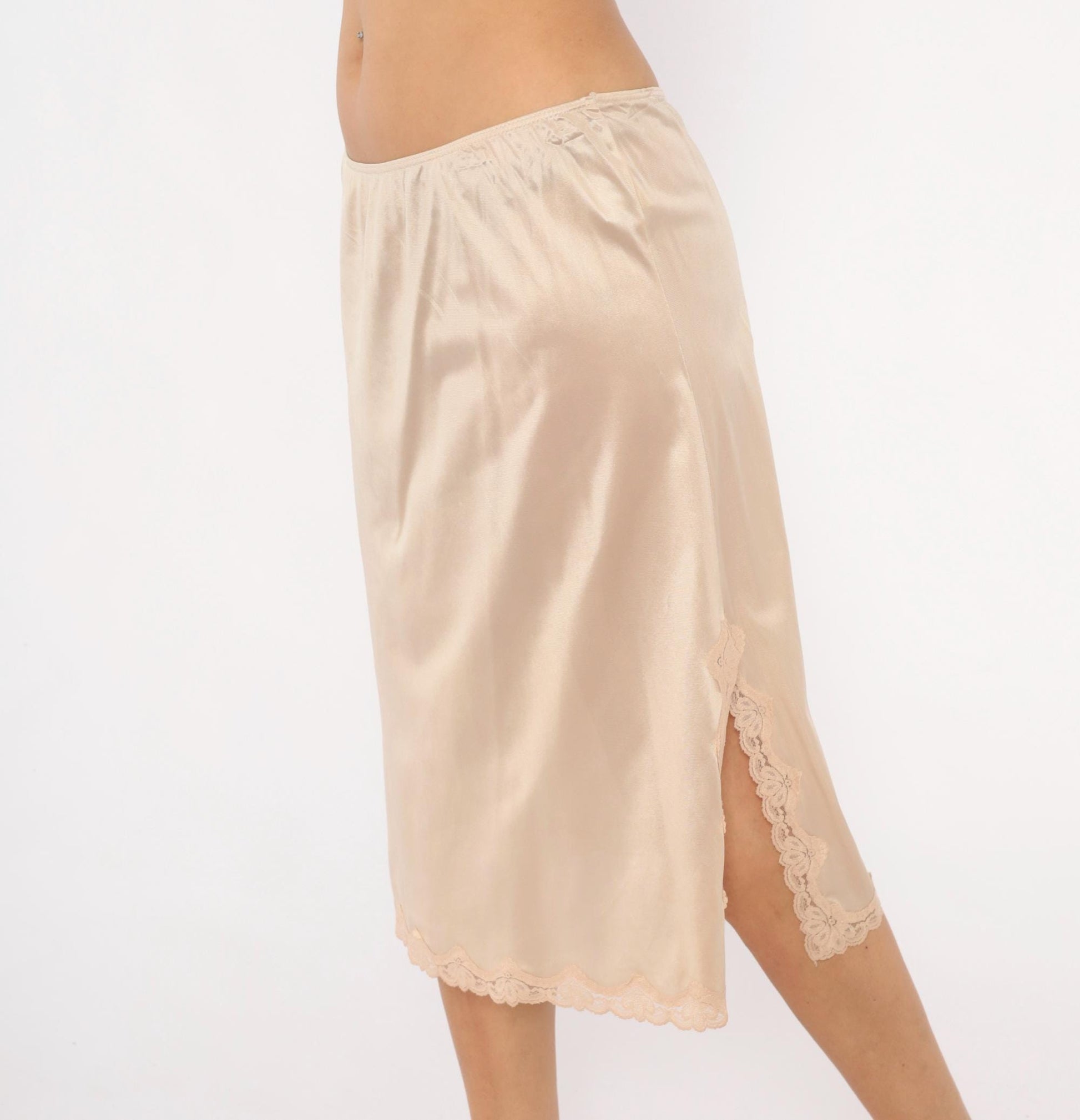 70s Sears Beige Half Slip Scalloped Lace Trim Nylon Medium