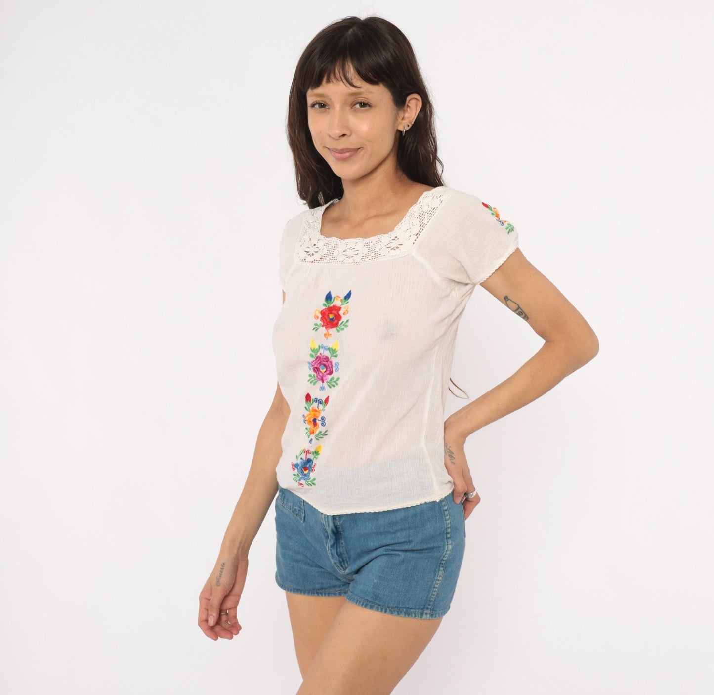 2000s Delias Peasant Blouse Embroidered Floral Crochet Cream Cotton XS