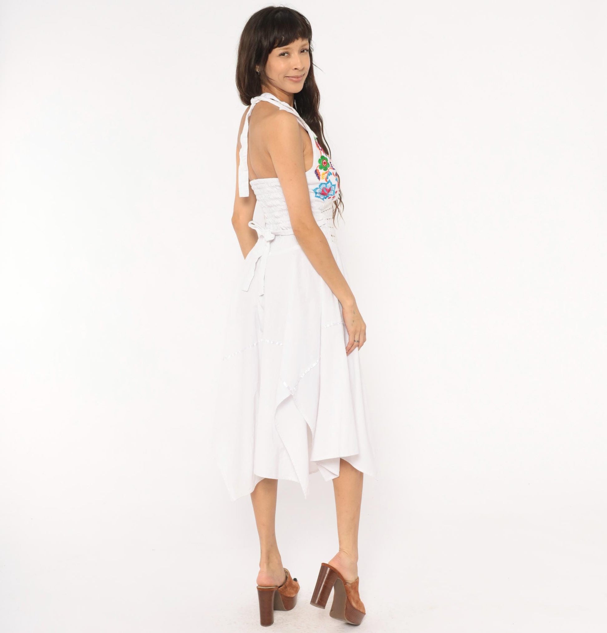90s White Cotton Halter Dress Floral Embroidery Handkerchief Hem Midi Medium M