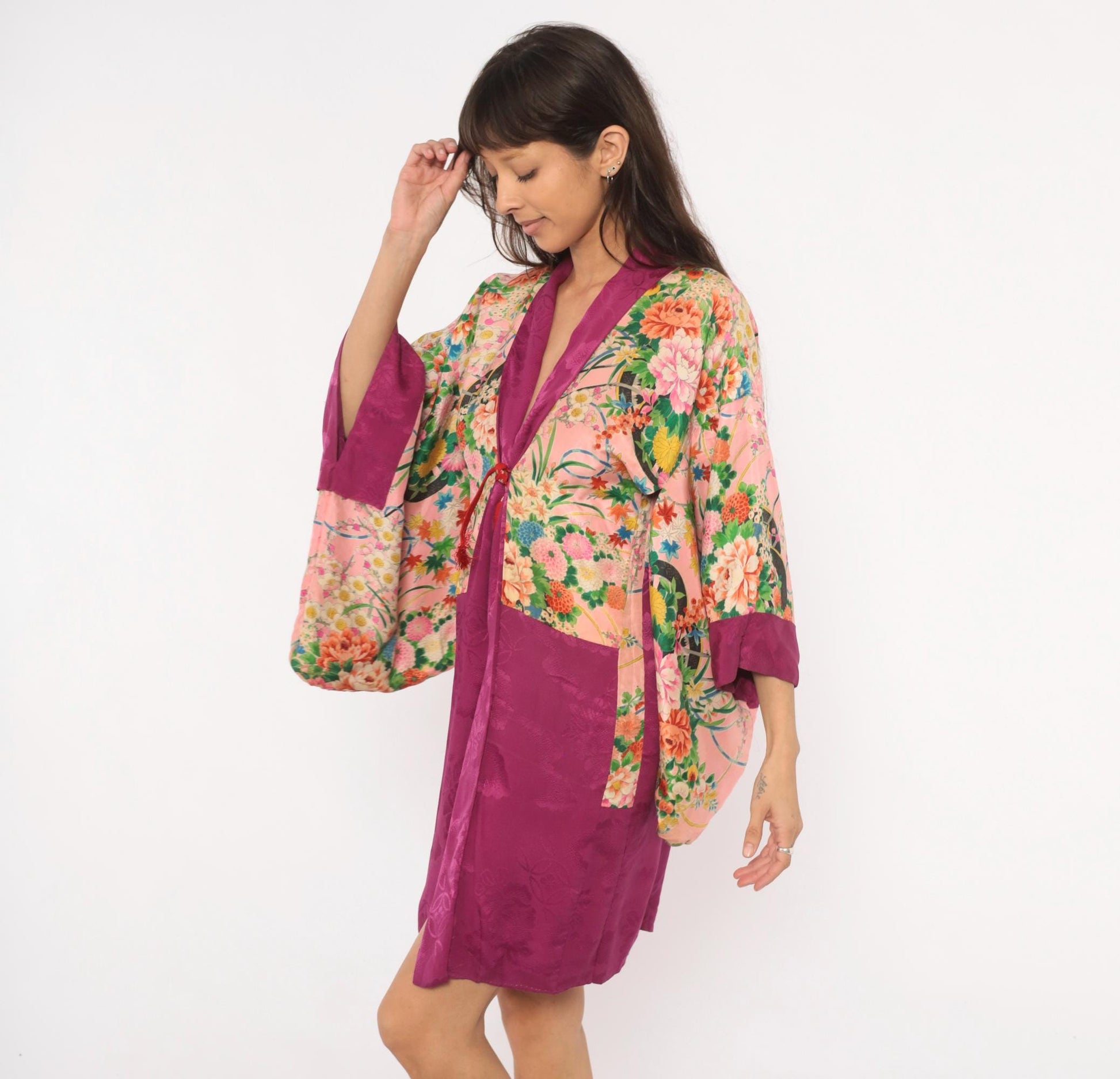 70s Silk Kimono Robe Pink Magenta Floral Chrysanthemum Butterfly Print Small S