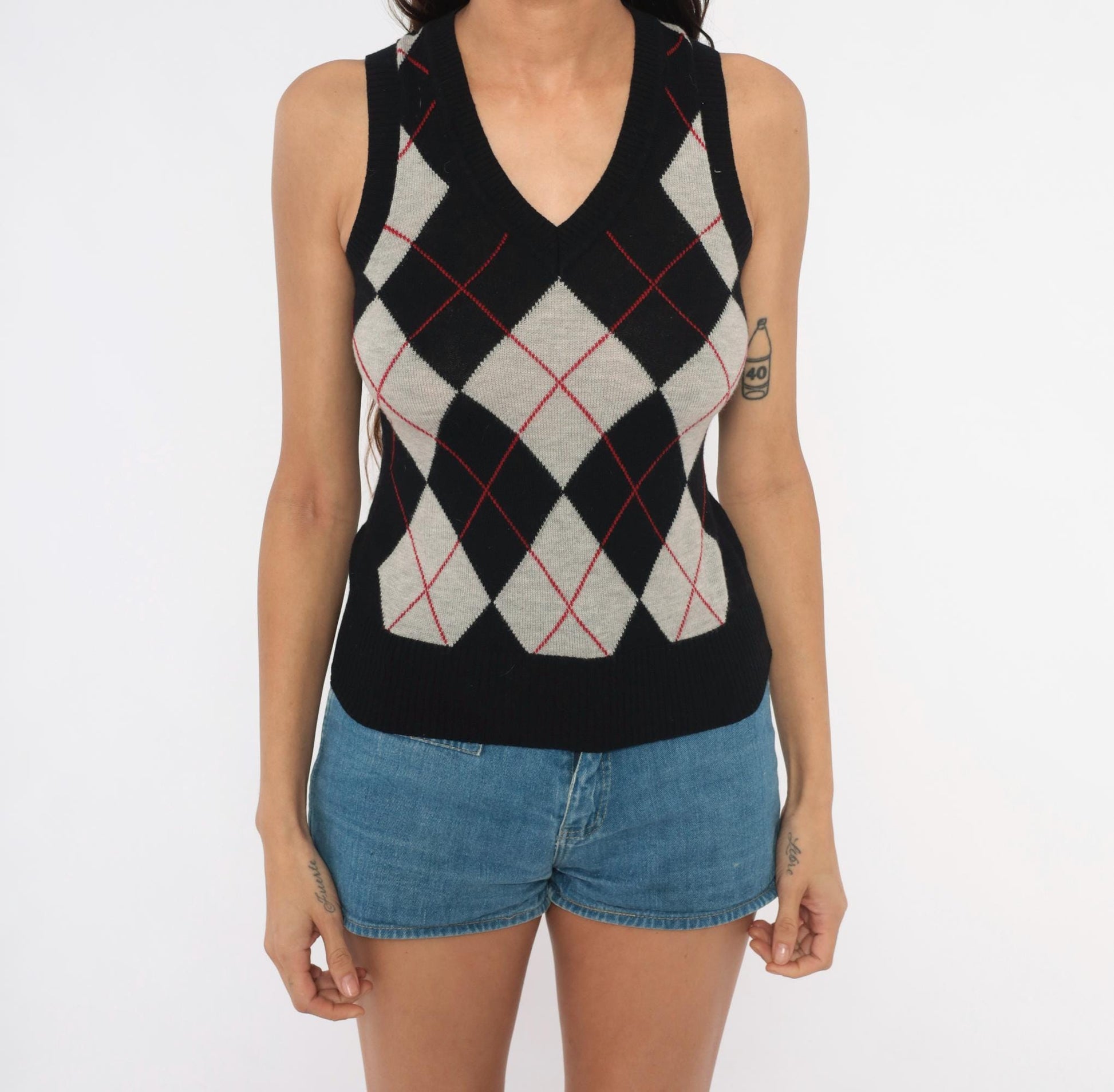 2000s Express Argyle Sweater Vest V-Neck Black Grey Red Diamond Knit XS