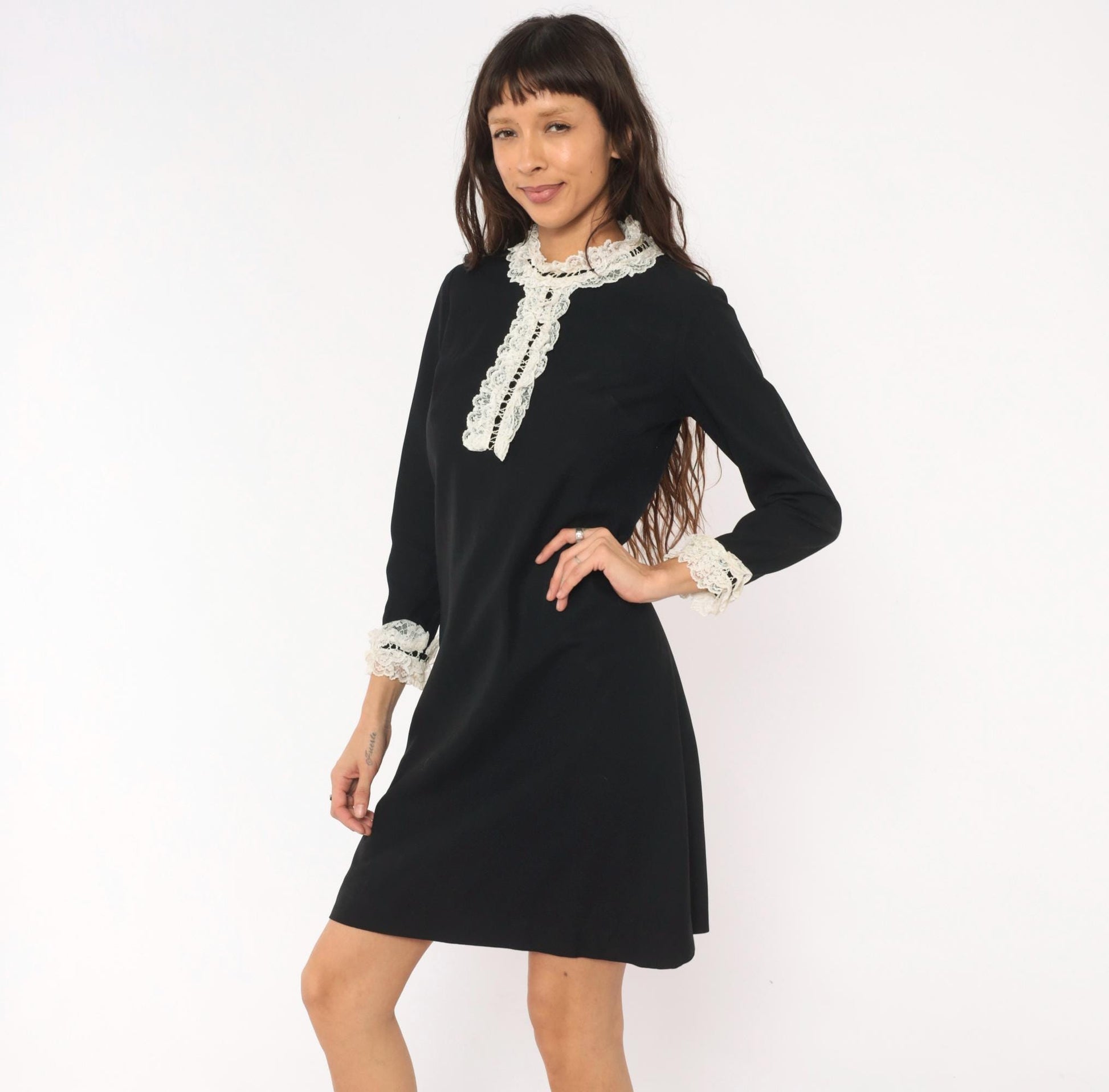1970s Black Shift Dress Cream Lace Bib Collar Long Sleeve Knee Small