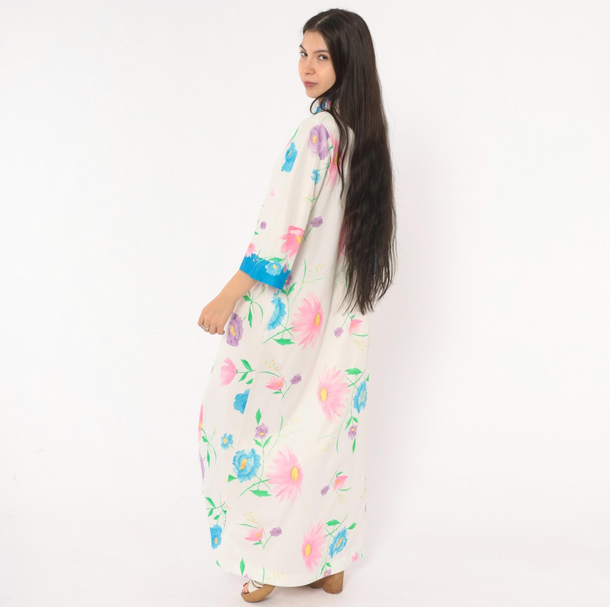70s Evelyn Parson Floral Maxi Housecoat White Mandarin Collar Robe Medium