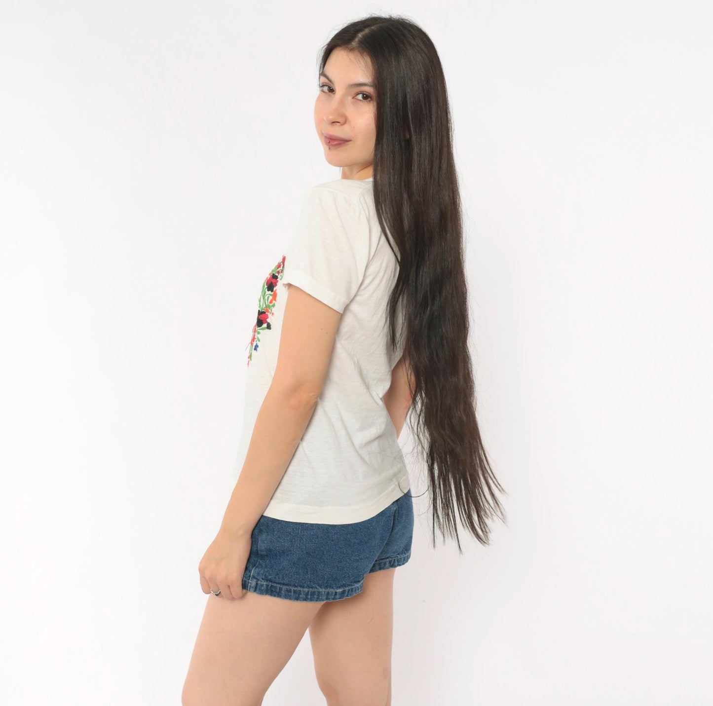 80s Embroidered Peacock Floral V-Neck Tee Cream Cotton Folk Art Small S