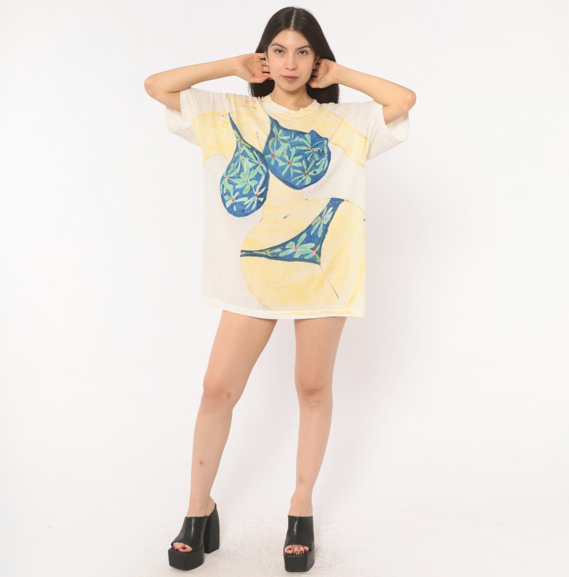 80s Hand-Painted Bikini Woman Tropical Cocktail Graphic Tee Cream Small