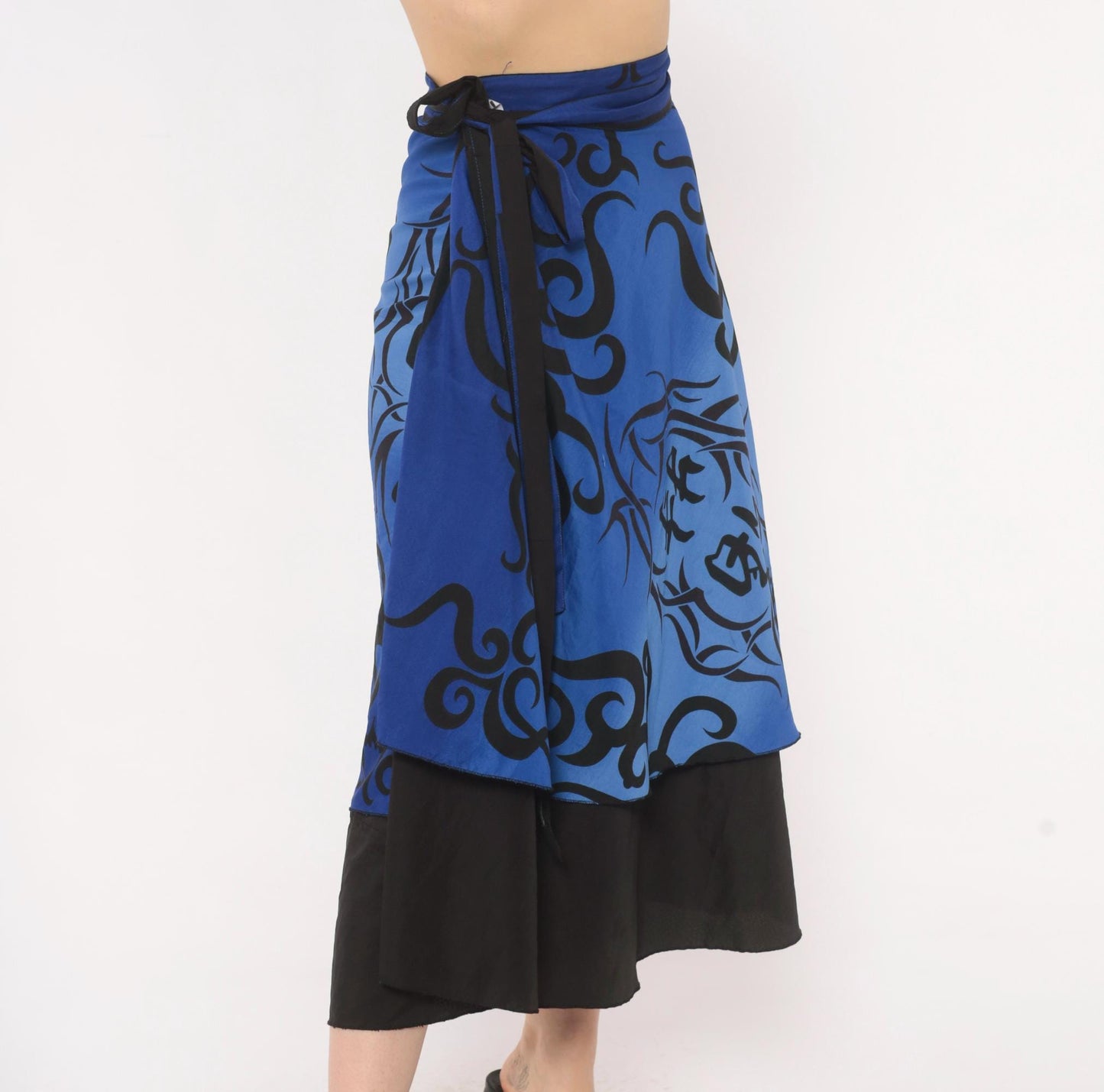 2000s Tribal Flame Print Wrap Skirt Blue Black Midi A-Line Small