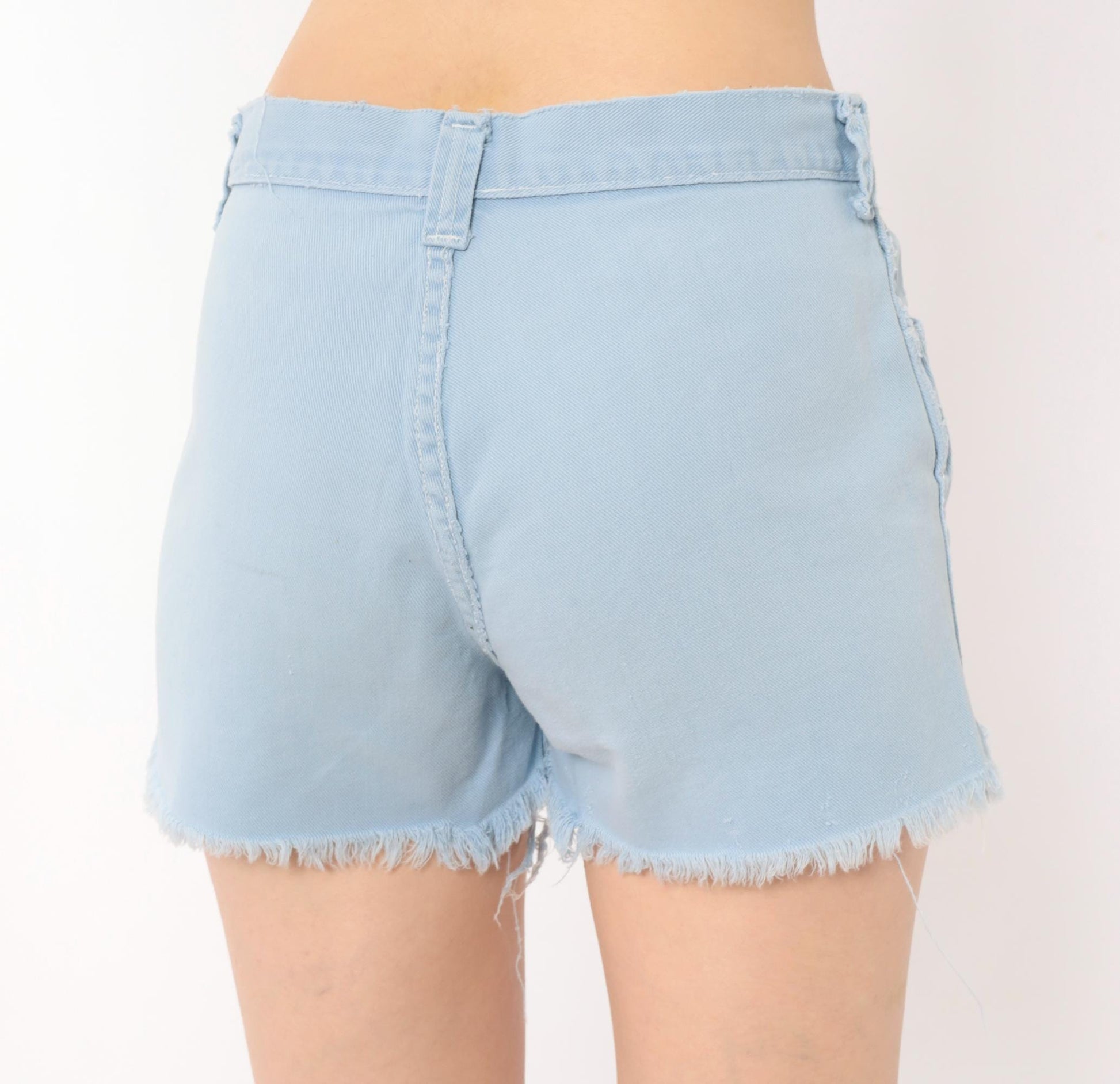 70s Light Blue Denim Cut-Off Shorts Raw Hem Low Rise Medium M