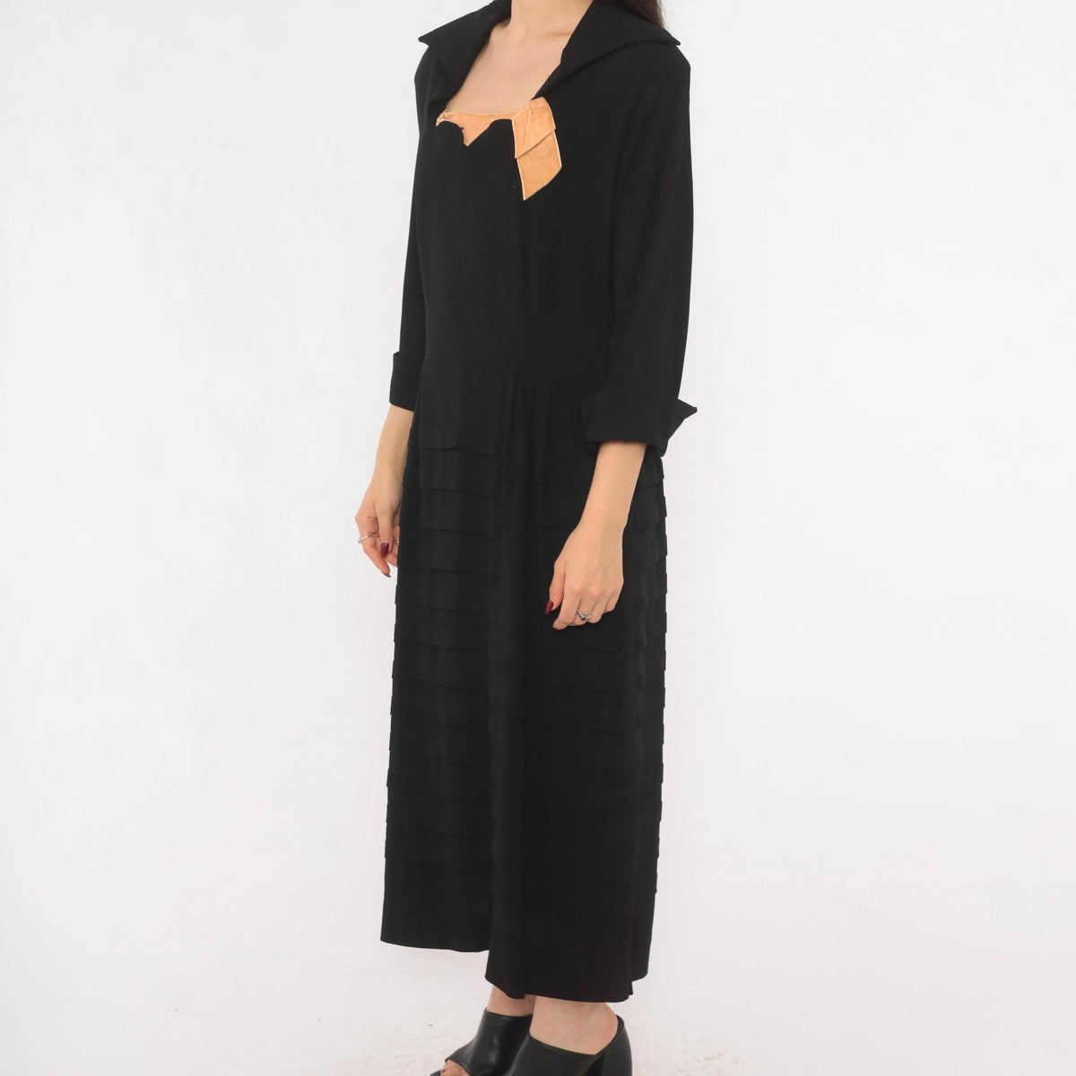 1940s Black Velvet Maxi Dress Scalloped Neckline Tiered Skirt Extra Large XL