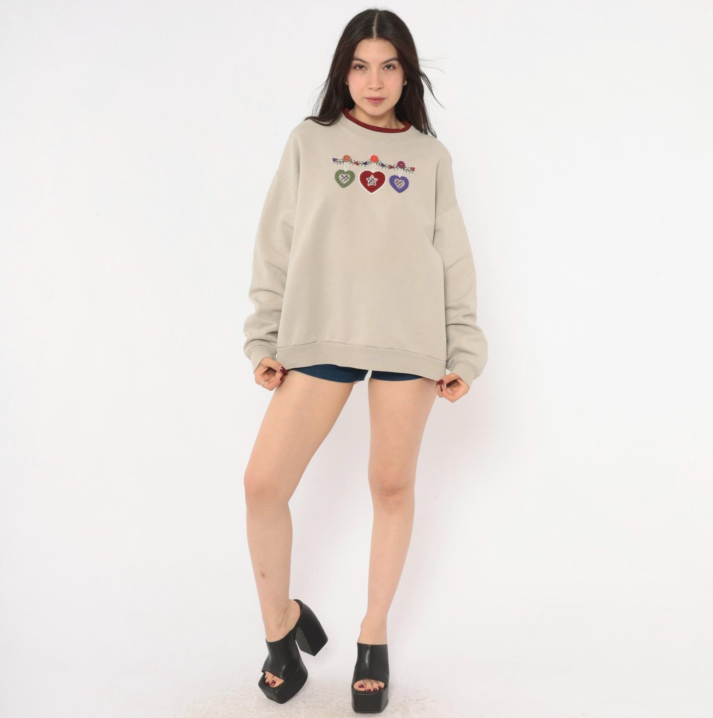 90s Taupe Crewneck Sweatshirt Heart Applique Folk Art Embroidered Medium M