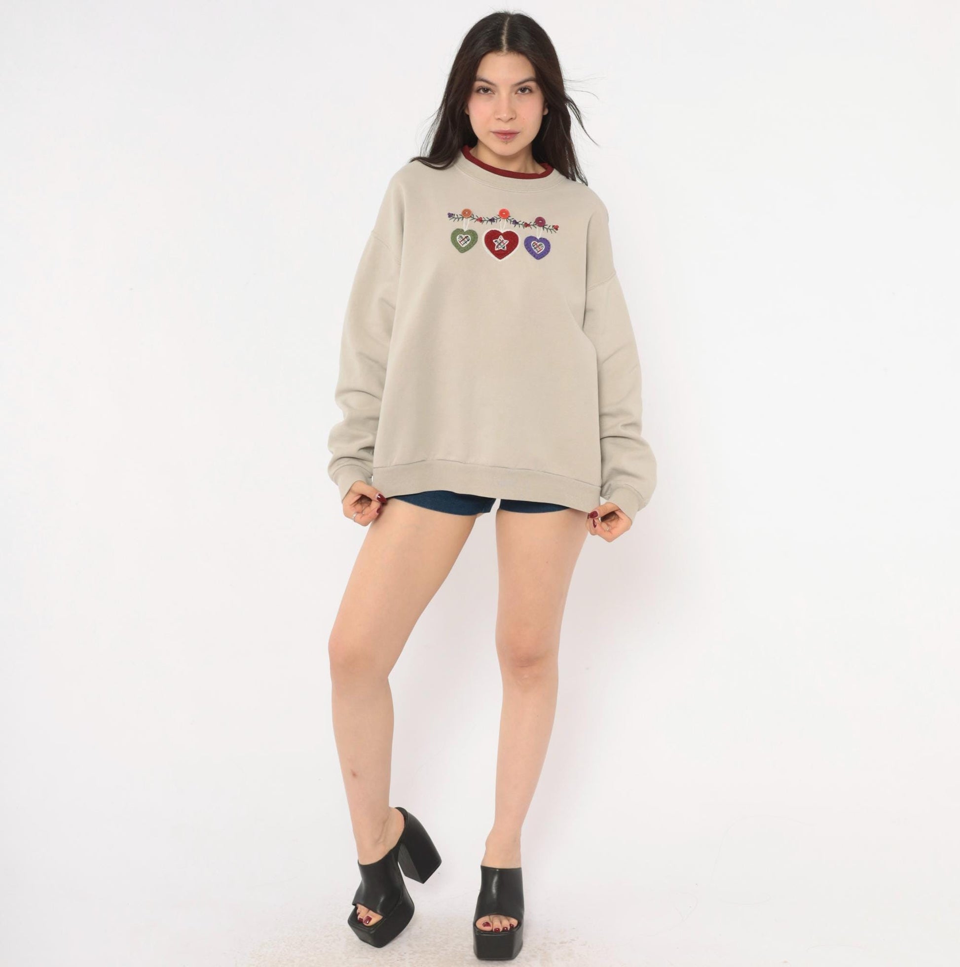 90s Taupe Crewneck Sweatshirt Heart Applique Folk Art Embroidered Medium M