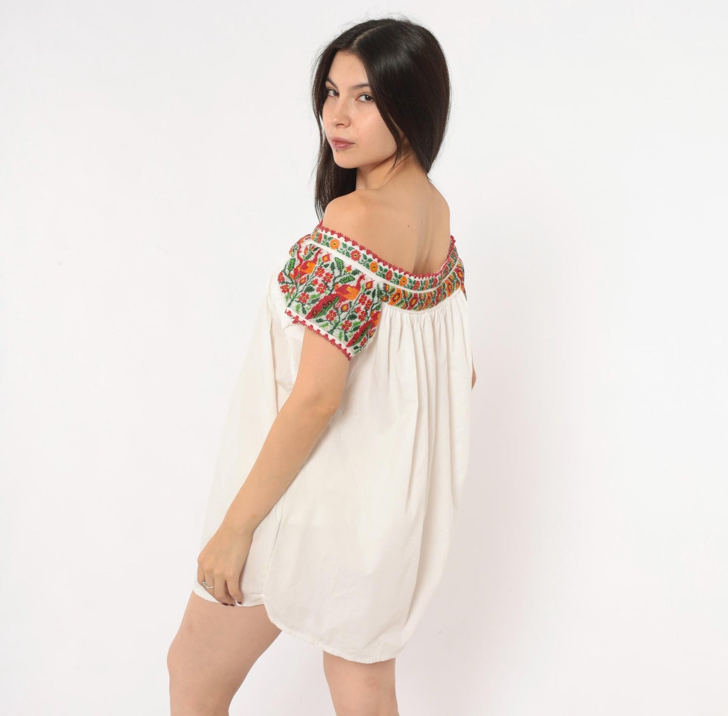 70s Mexican Off-Shoulder Peasant Blouse White Beaded Embroidered Bird Floral Medium