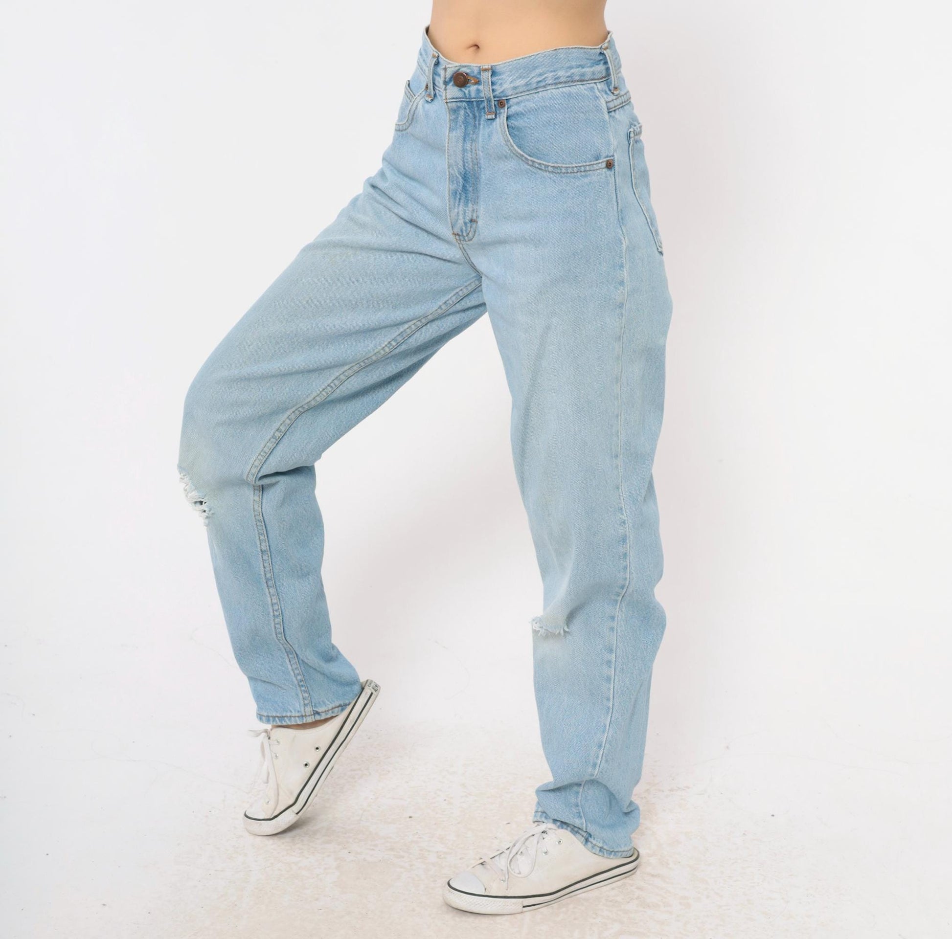 90s Classic Style High Waist Straight Leg Jeans Light Wash Distressed Knee Small