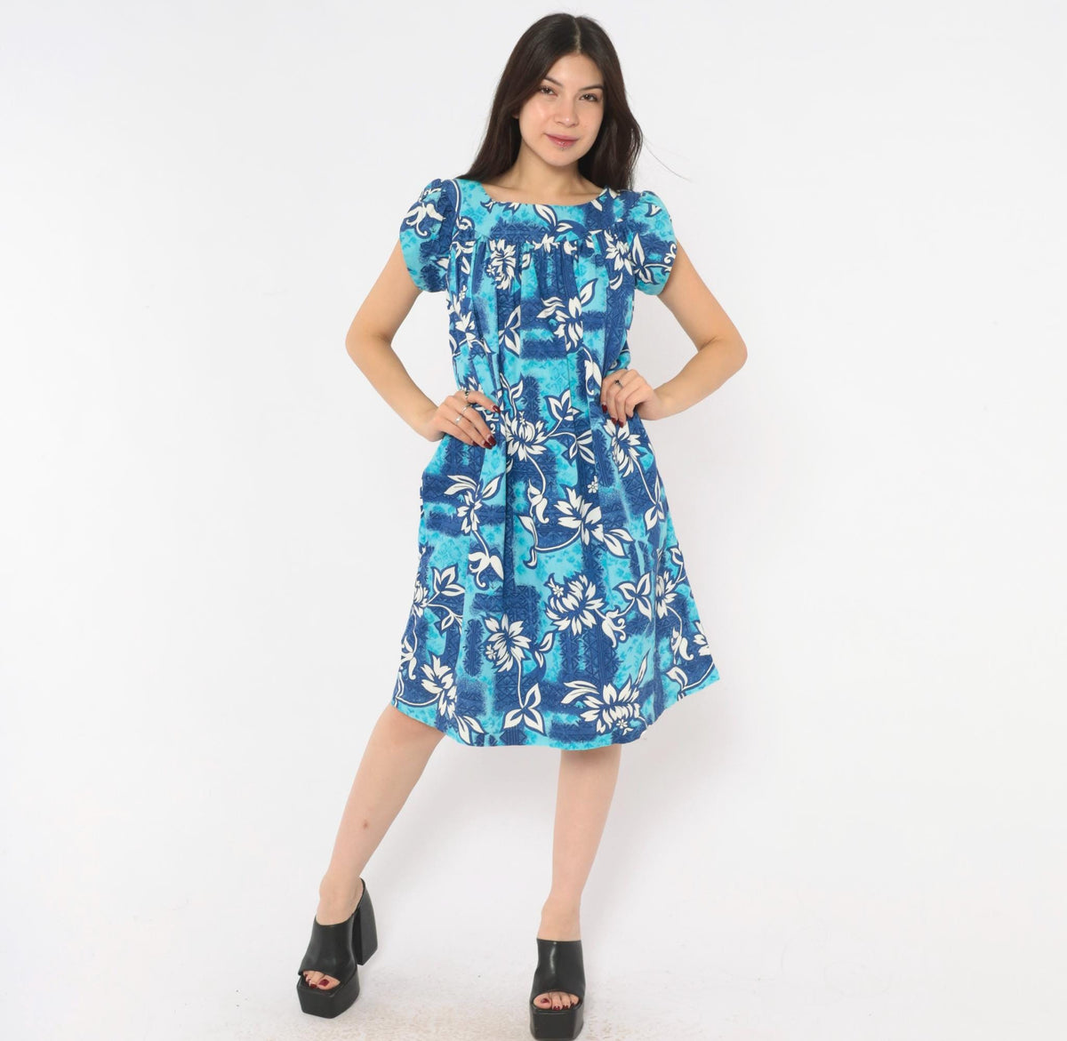 80s Made In Hawaii Muumuu Dress Blue Floral Cotton Knee-Length Medium