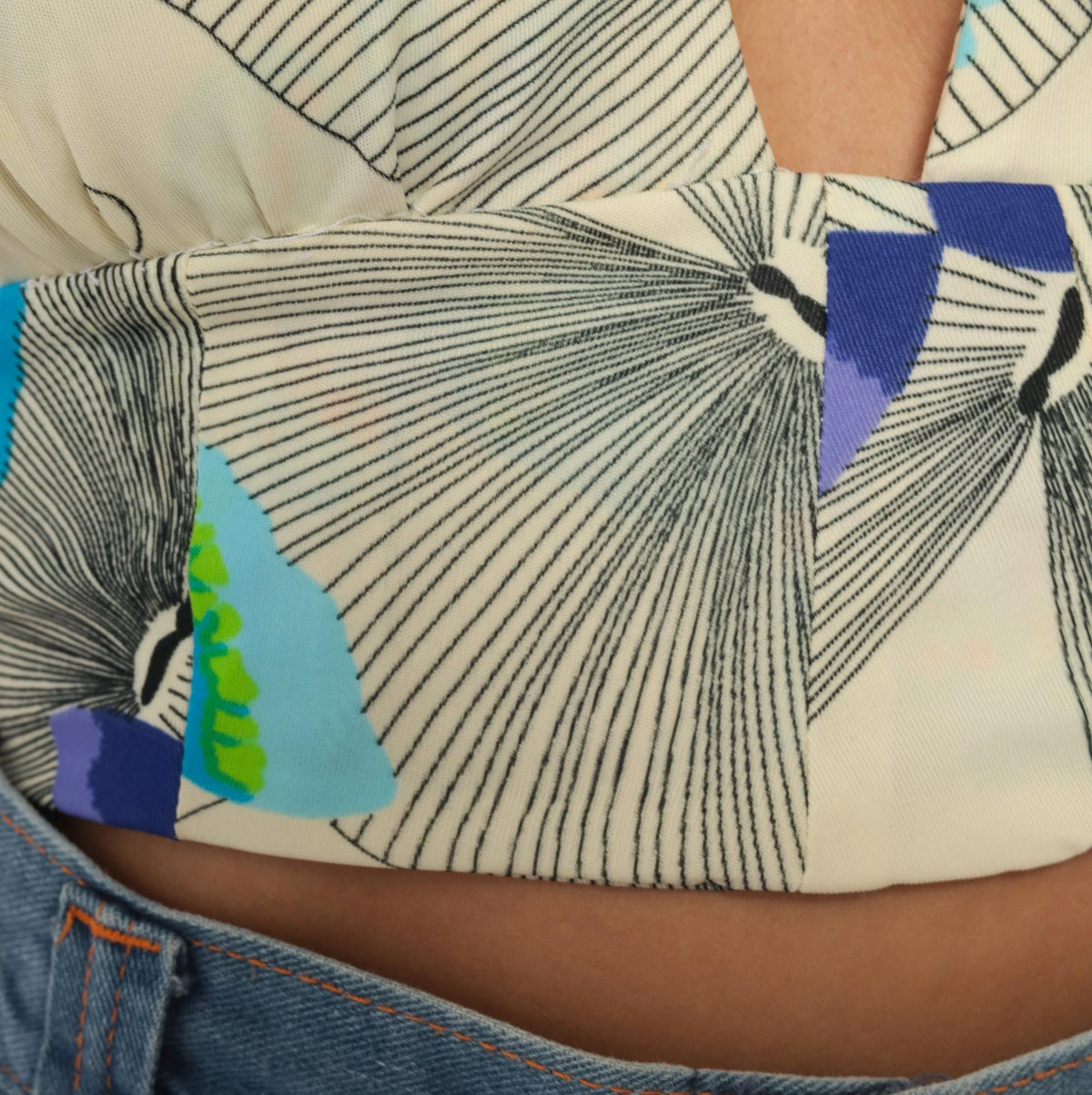 70s Tropical Butterfly Halter Crop Top Cream Floral Plunge V-Neck Small