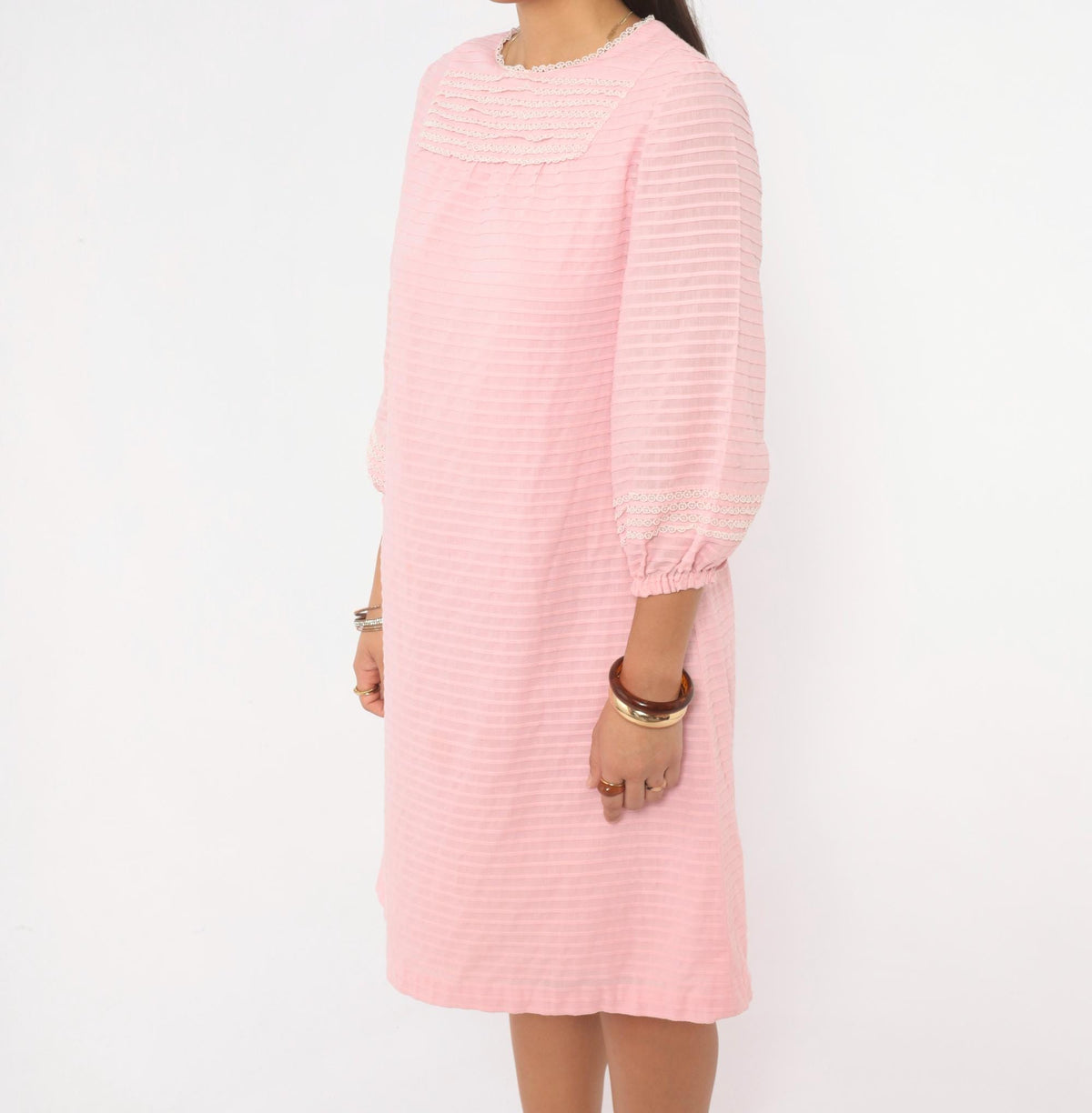 60s Pink Shift Dress White Crochet Lace Trim Puff Sleeve Knee Length Medium