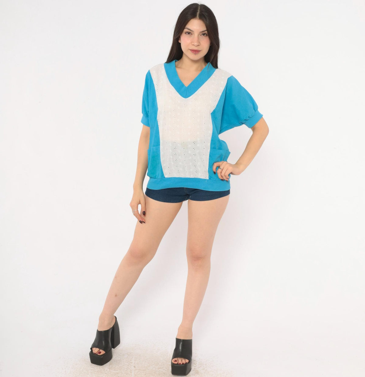 80s Tiger Blue White Eyelet Cutwork V-Neck Blouse Patch Pockets Medium