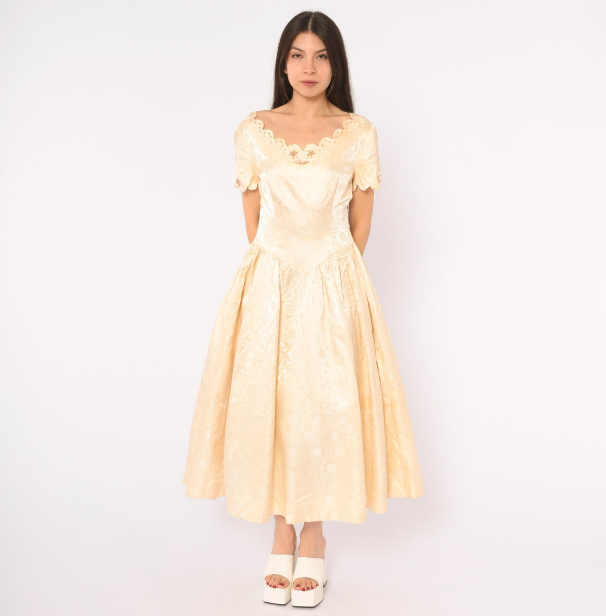 1950s Cream Paisley Jacquard Dress Beaded Sweetheart Neckline Drop Waist Medium