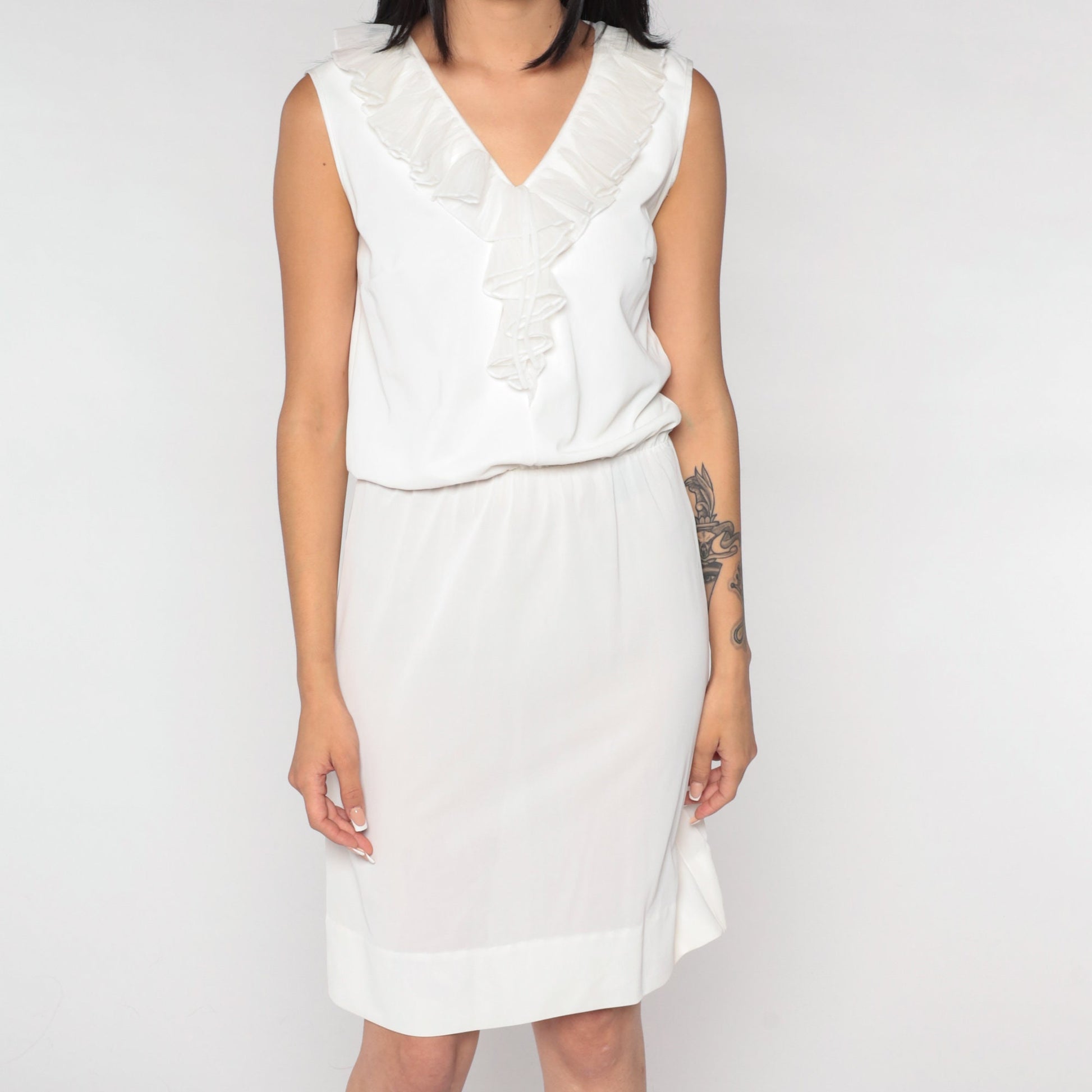 70s White Mini Dress V-Neck Ruffled Bodice Sleeveless High Waist Small