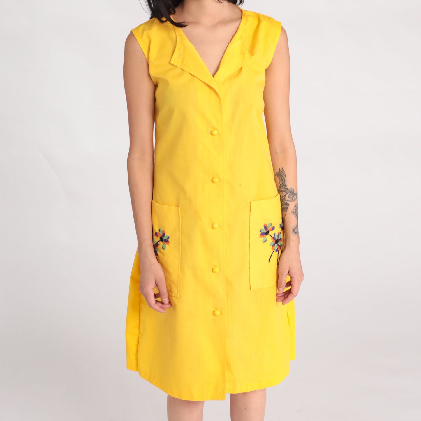 60s Yellow Floral Embroidered Shift Dress Button Front Pockets Small