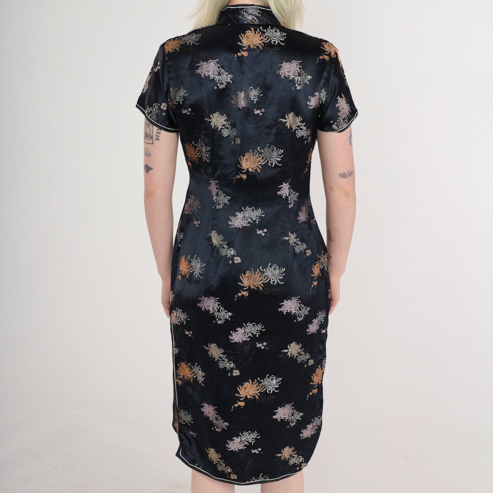 90s Black Floral Cheongsam Midi Dress Mandarin Collar Frog Buttons Side Slit Medium