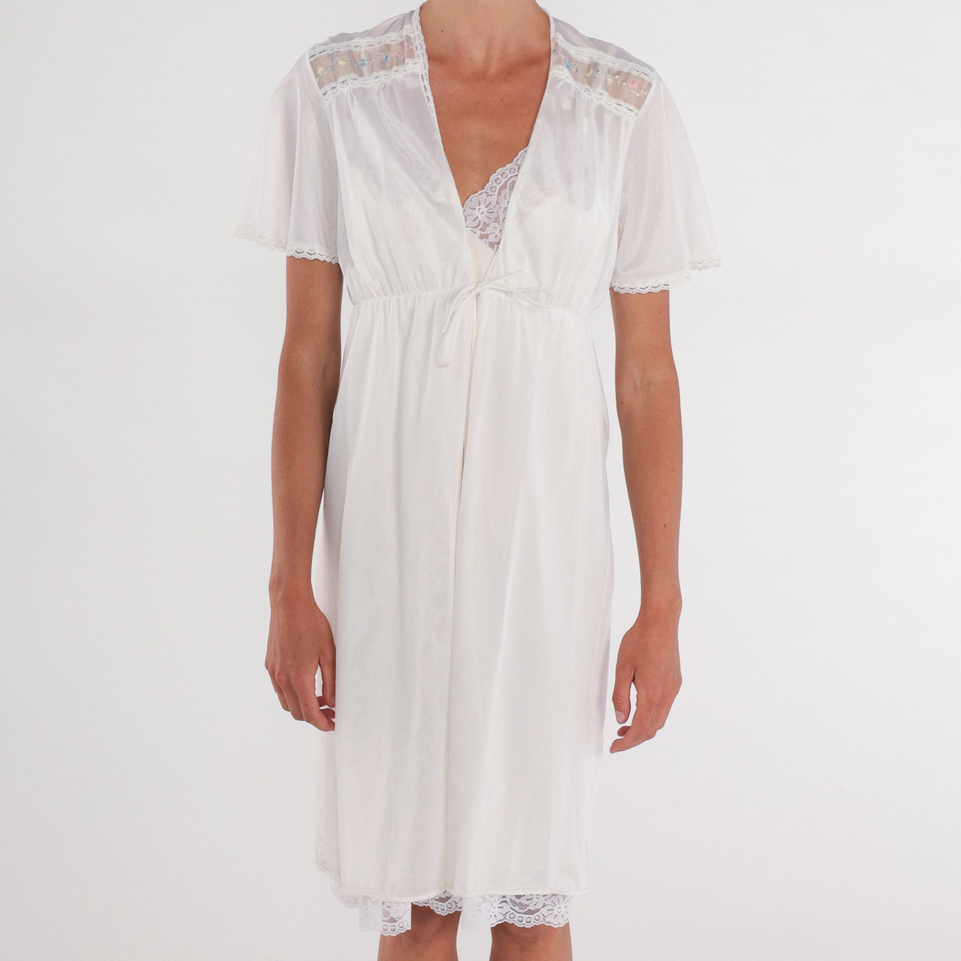 70s White Nylon Pajama Robe Floral Embroidered Tie Front Mini Nightgown XS