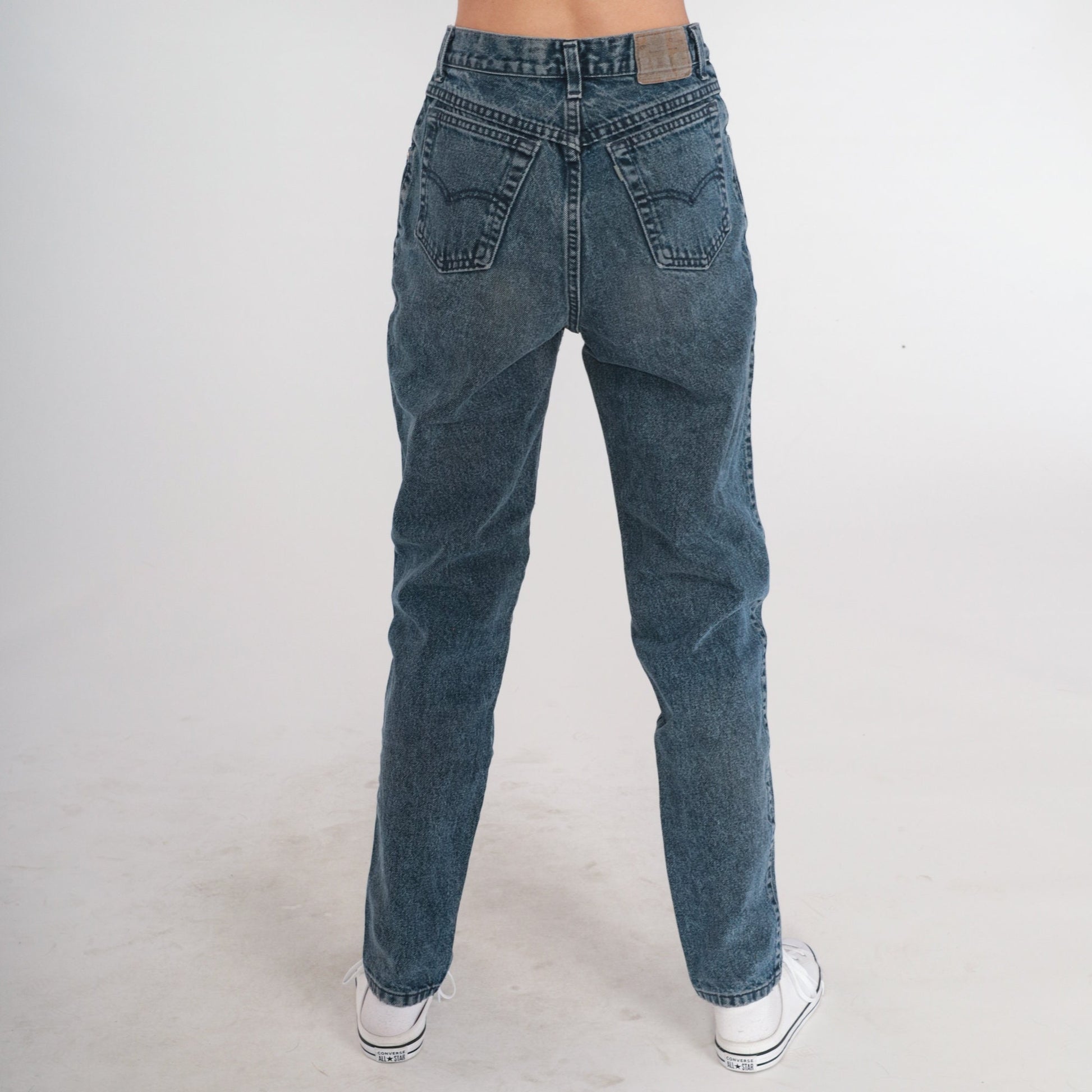 90s Levi's Dark Grey High-Waisted Tapered Jeans Small S