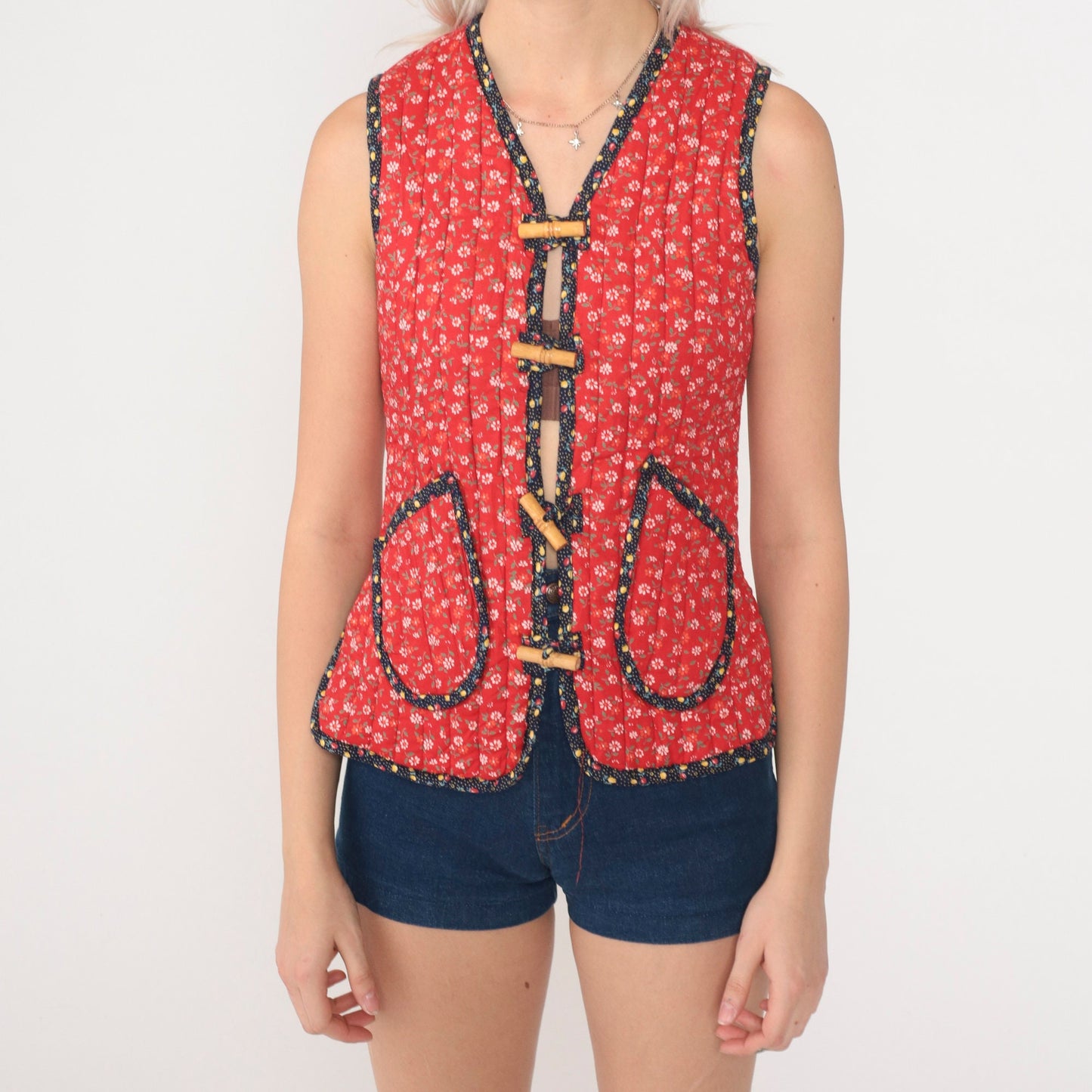 70s Red Calico Floral Quilted Vest Sleeveless Toggle Button Extra Small