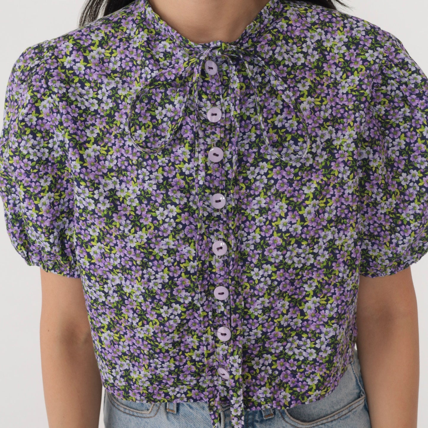 90s Purple Floral Crop Top Puff Sleeve Button-Up Blouse Tie Neck Small