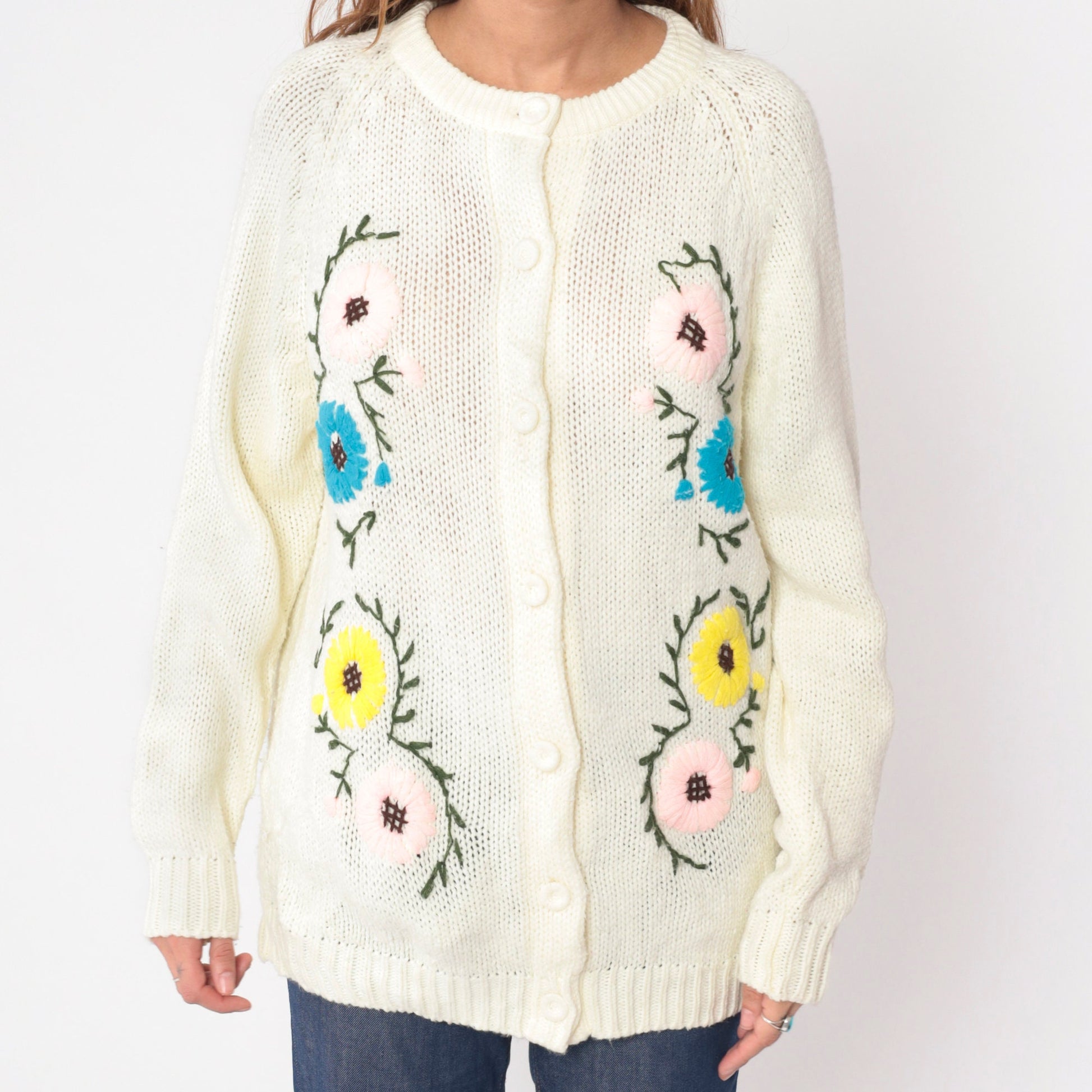 70s Floral Embroidered Cardigan Sweater Off-White Raglan Knit Large