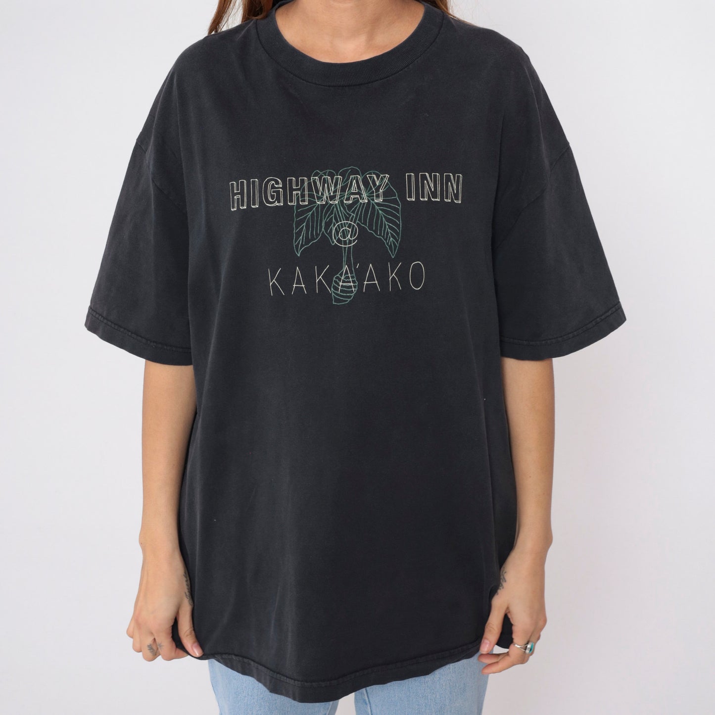 Y2K Highway Inn Kaka'ako Honolulu Graphic T-Shirt Black Tourist Tee Extra Large XL